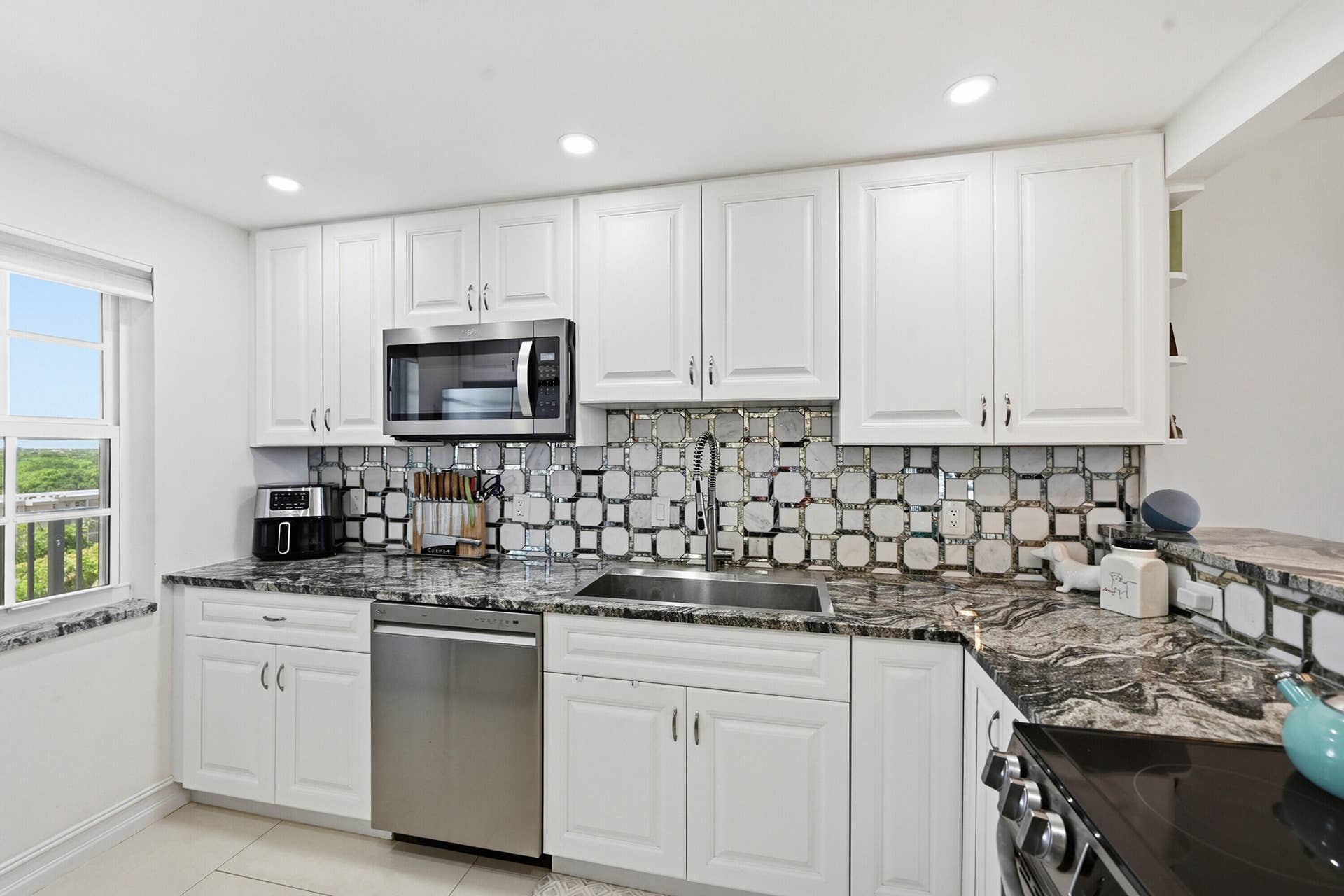 4015 W Palm Aire Drive, #1001, Pompano Beach, FL 33069 09_ra1_3874