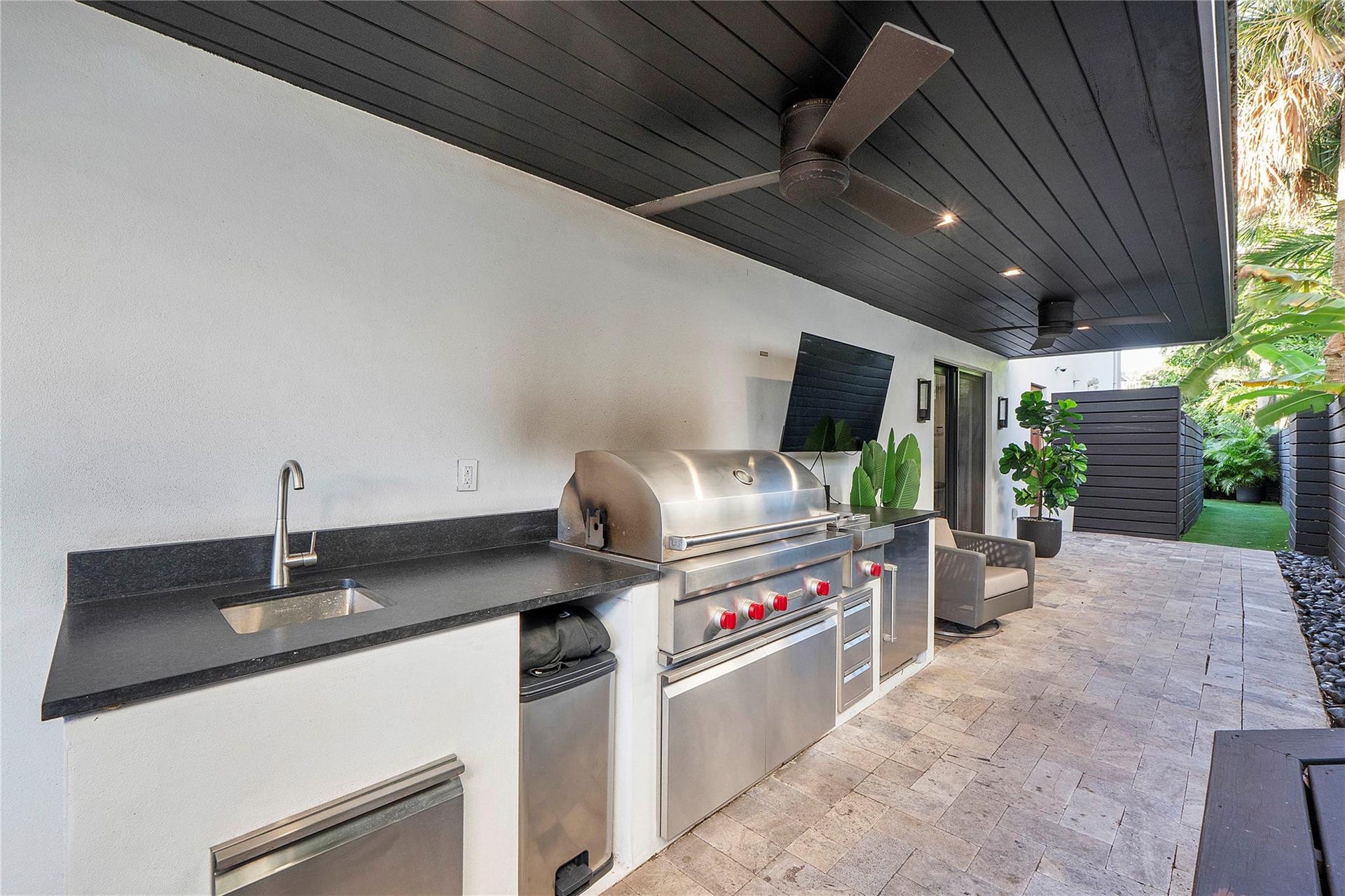 500 NE 14th Avenue, Fort Lauderdale, FL 33301 Outdoor Wolf summer kitchen