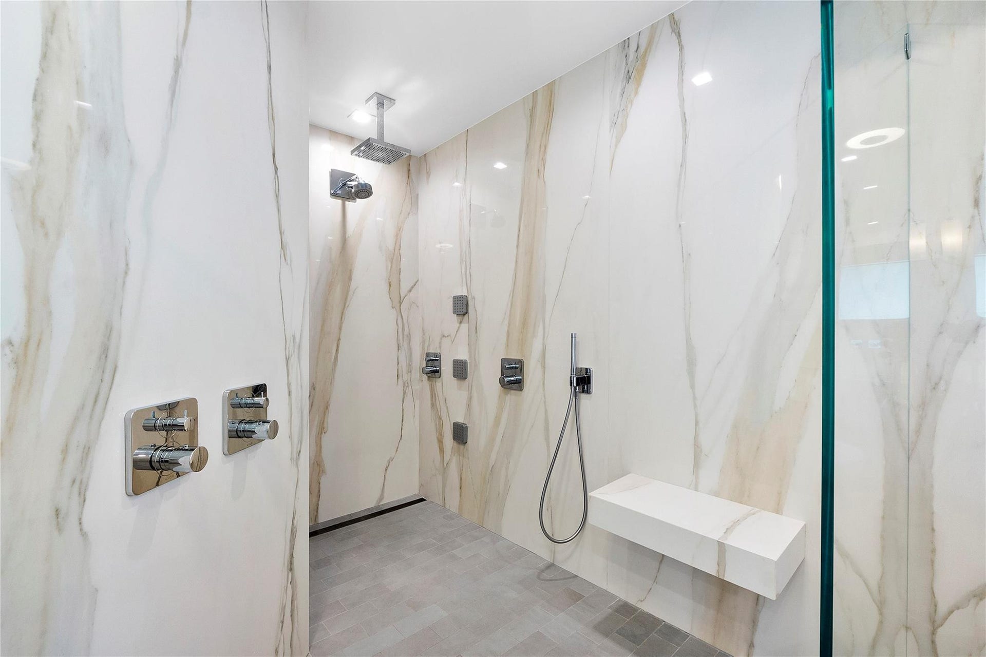 500 NE 14th Avenue, Fort Lauderdale, FL 33301 Primary Bathroom