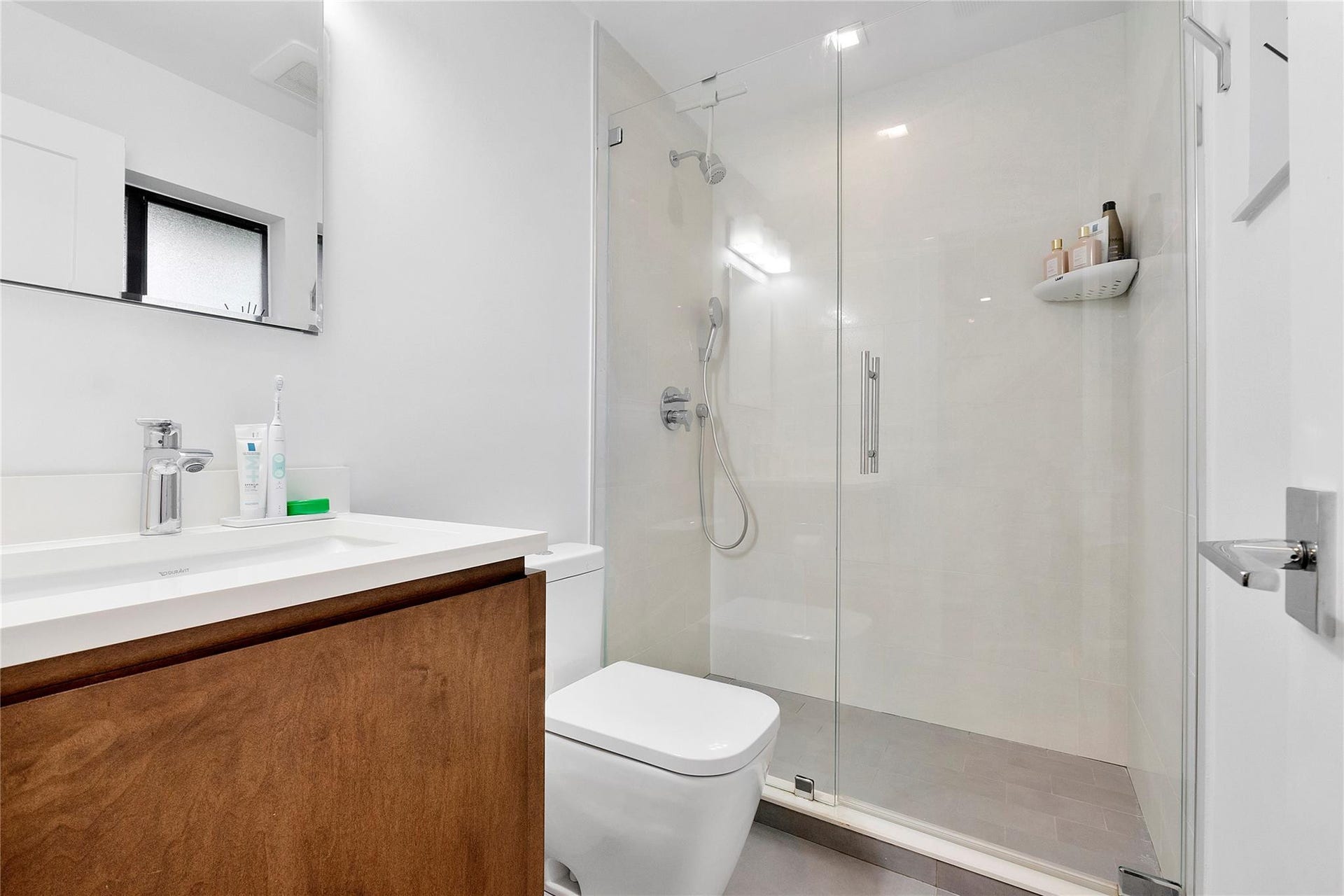 500 NE 14th Avenue, Fort Lauderdale, FL 33301 Attached 1/1 apartment bathroom