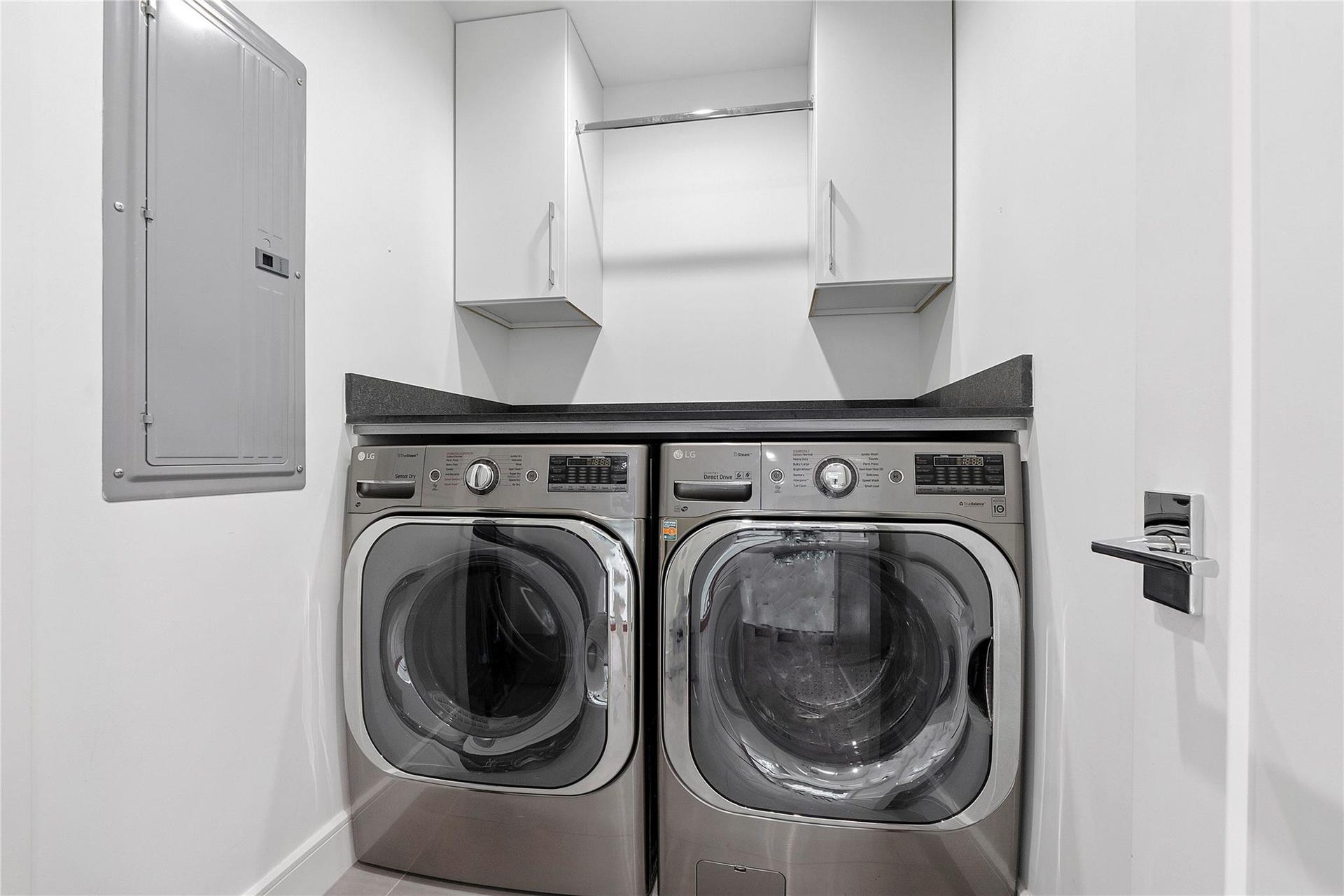500 NE 14th Avenue, Fort Lauderdale, FL 33301 Upstairs laundry room