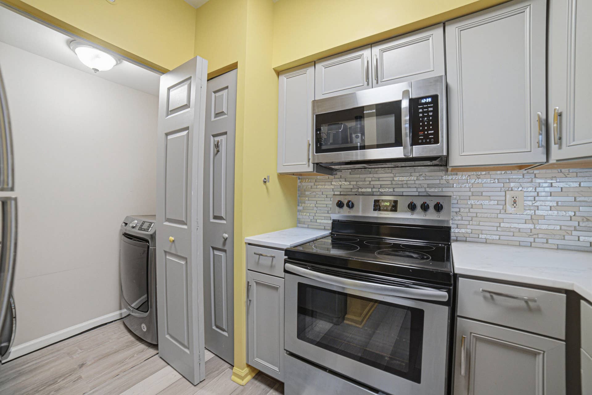 17100 N Bay Road, #Unit 1214, Sunny Isles Beach, FL 33160 Kitchen-Laundry