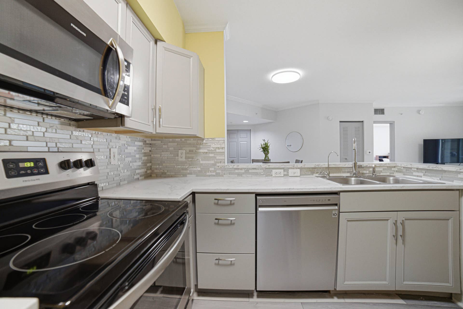 17100 N Bay Road, #Unit 1214, Sunny Isles Beach, FL 33160 Kitchen-B
