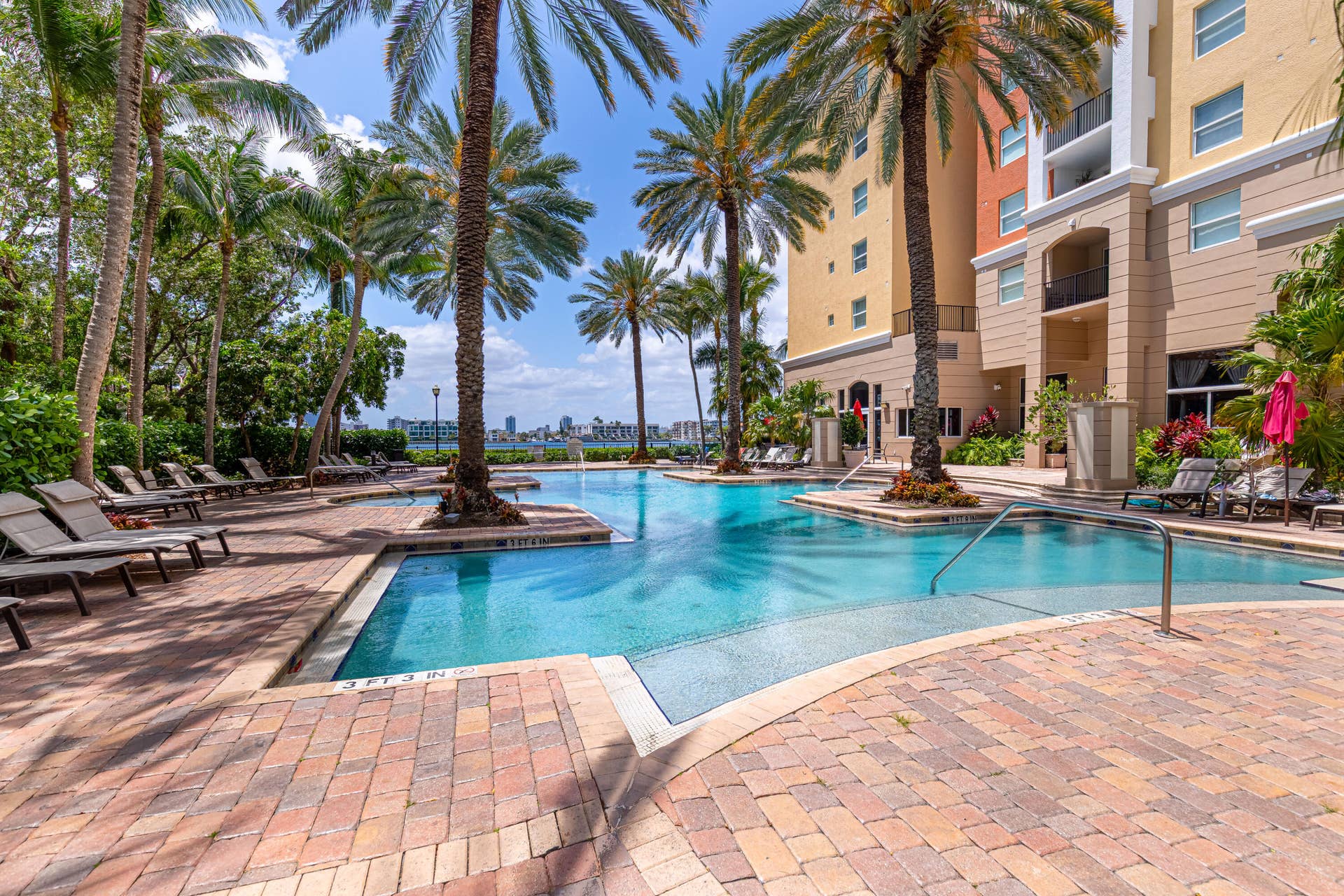 17100 N Bay Road, #Unit 1214, Sunny Isles Beach, FL 33160 Pool-B