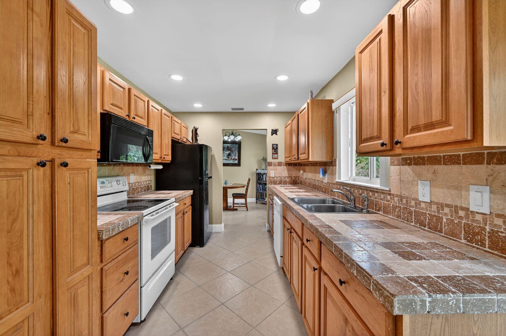 12541 SW 10th Court, Davie, FL 33325 Photo 6