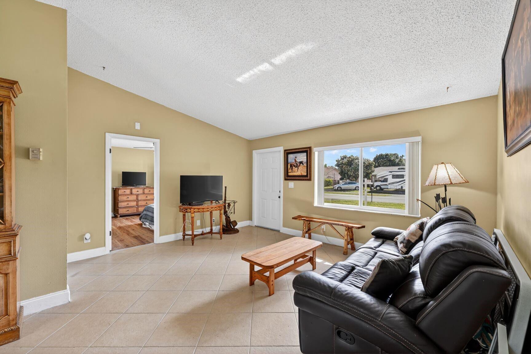 12541 SW 10th Court, Davie, FL 33325 Photo 4