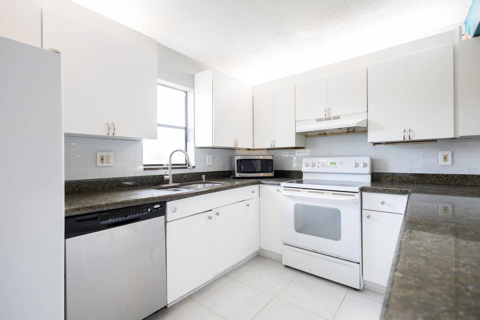 9460 SW 61st Way, #A, Boca Raton, Boca Raton, FL 33428 Kitchen