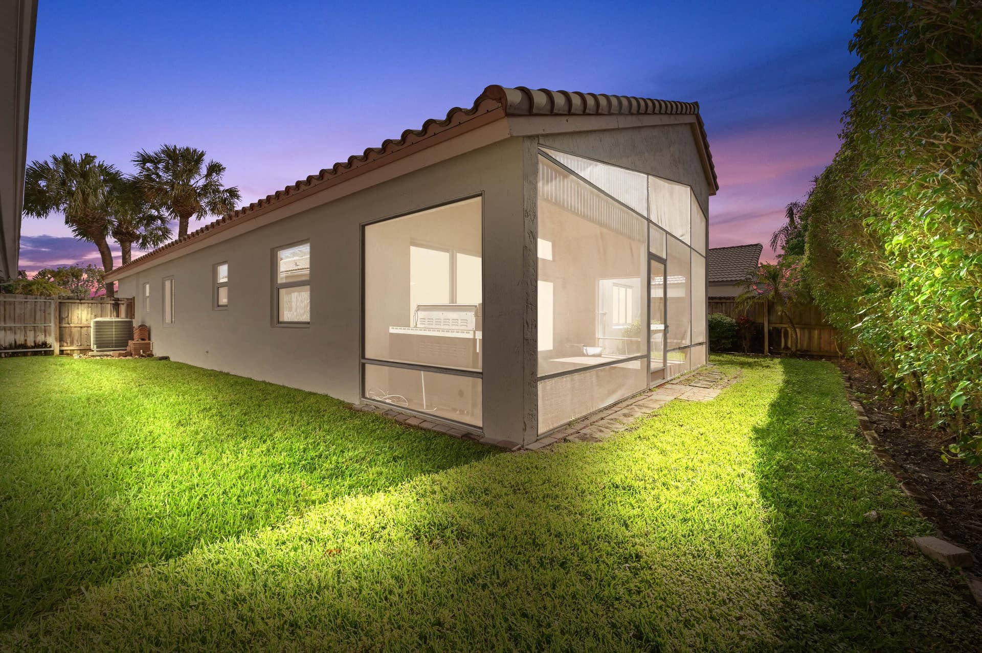 8856 Thames River Drive, Boca Raton, FL 33433 28 backyard 01-tw