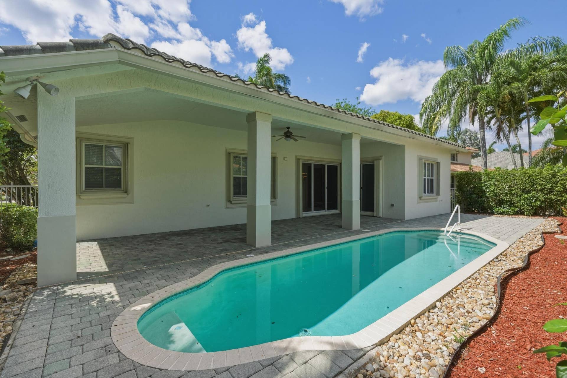 Pool & Patio 3