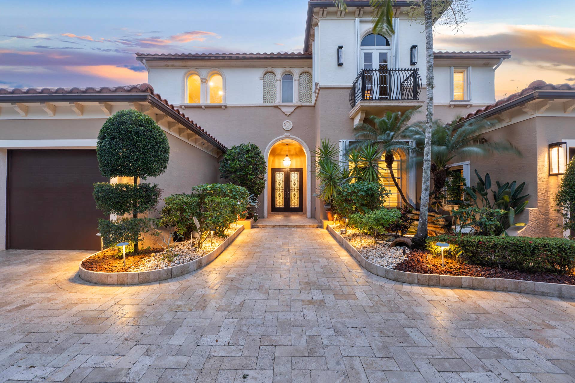 7169 NW 127th Way, Parkland, FL 33076 7169_NW_127th_Way_Twilight_002
