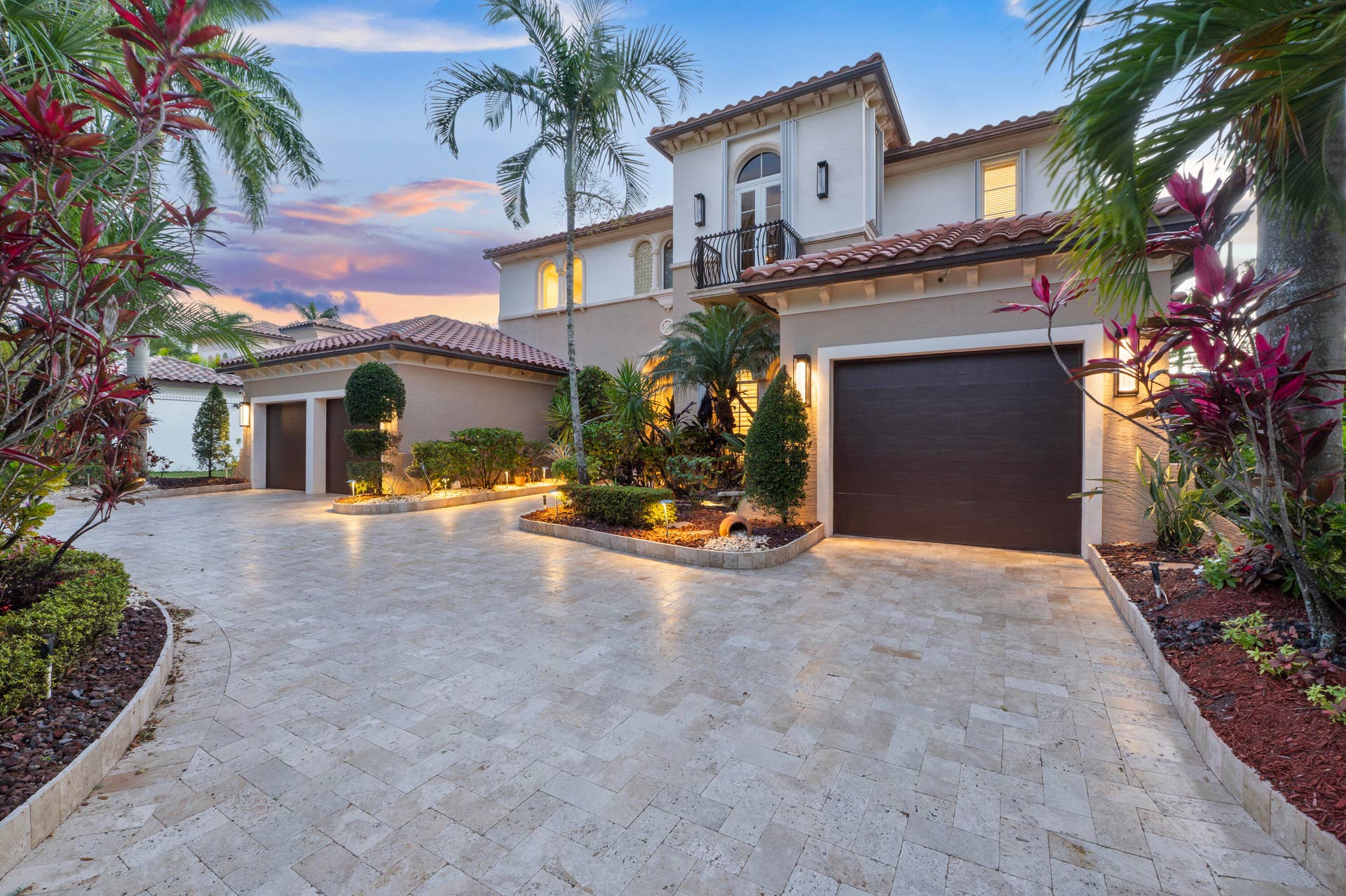 7169 NW 127th Way, Parkland, FL 33076 7169_NW_127th_Way_Twilight_003