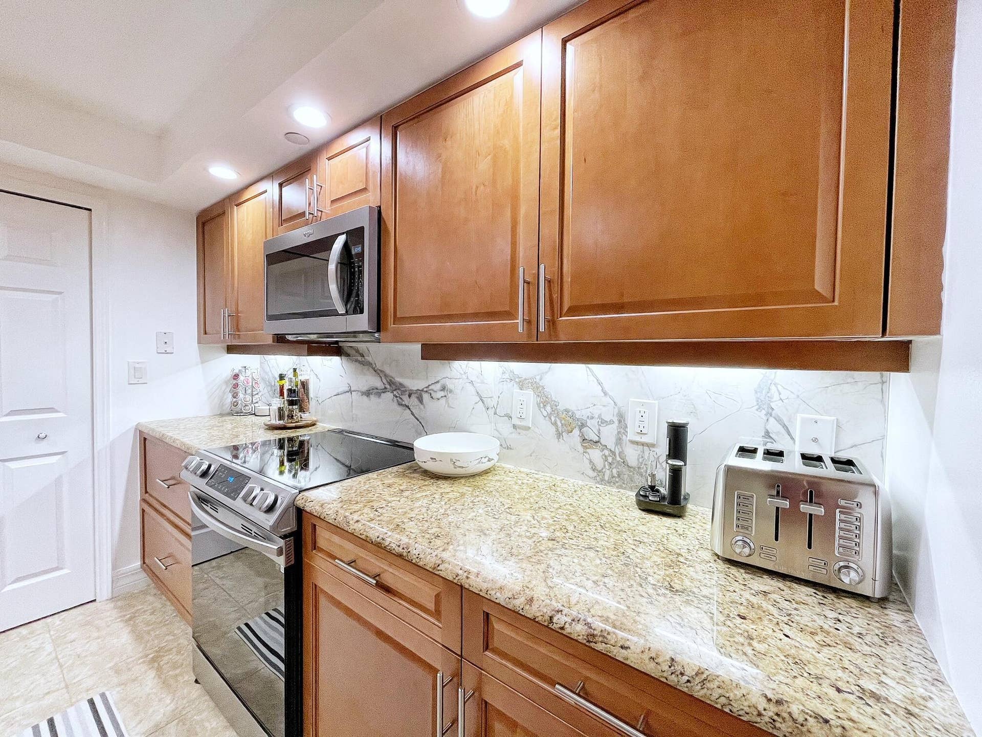 3000 N Ocean Drive, #16-b, Singer Island, Singer Island, FL 33404 Kitchen