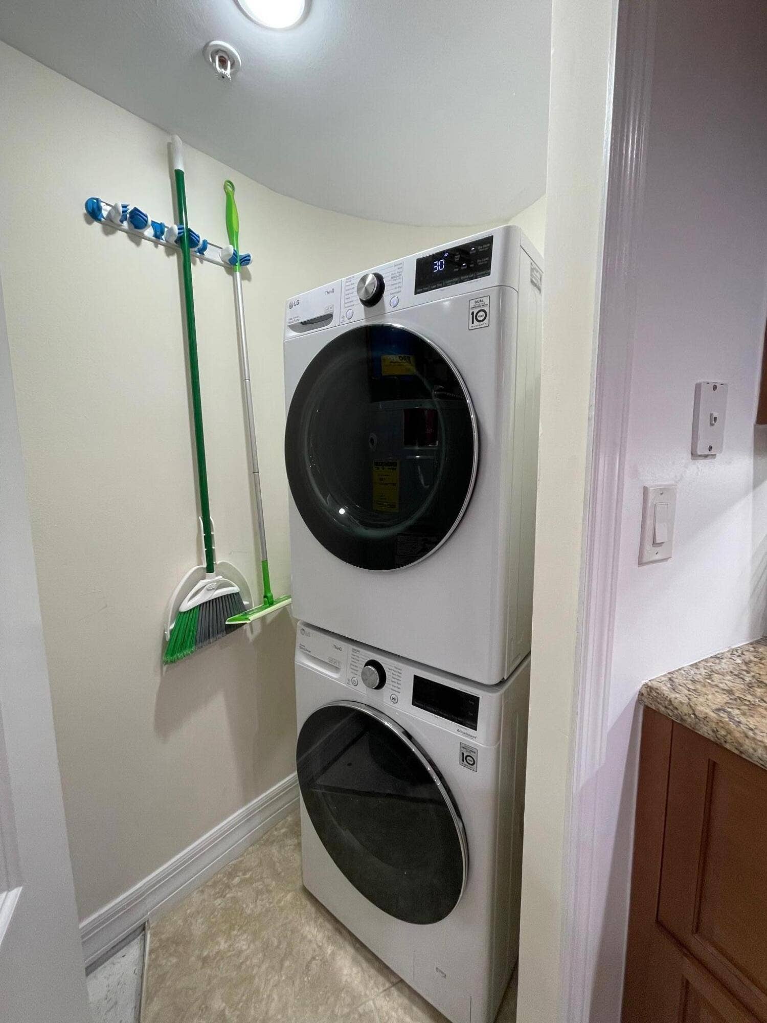 3000 N Ocean Drive, #16-b, Singer Island, Singer Island, FL 33404 Washer/Dryer Inside Unit