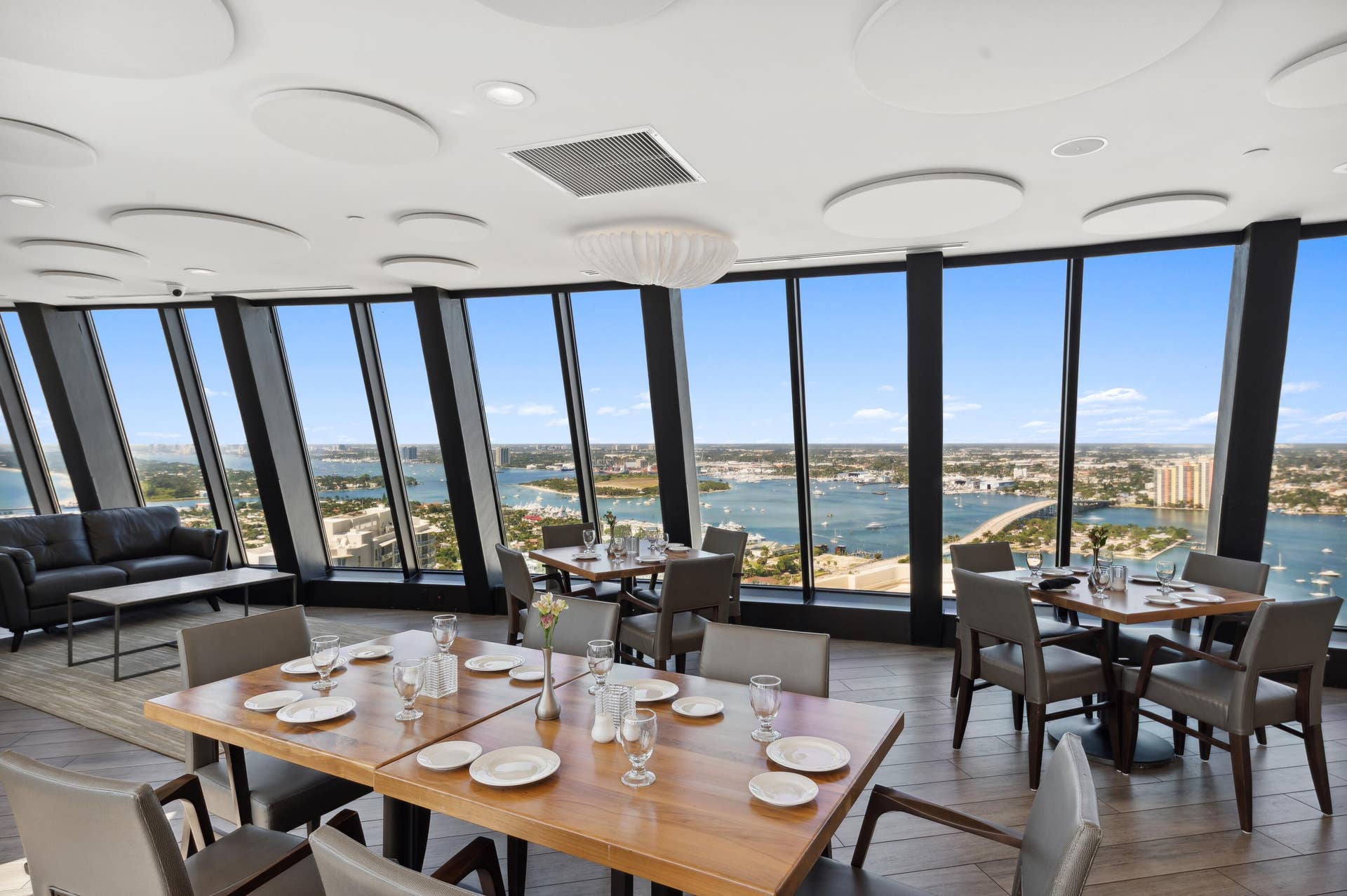 3000 N Ocean Drive, #16-b, Singer Island, Singer Island, FL 33404 27. Marquis Lounge