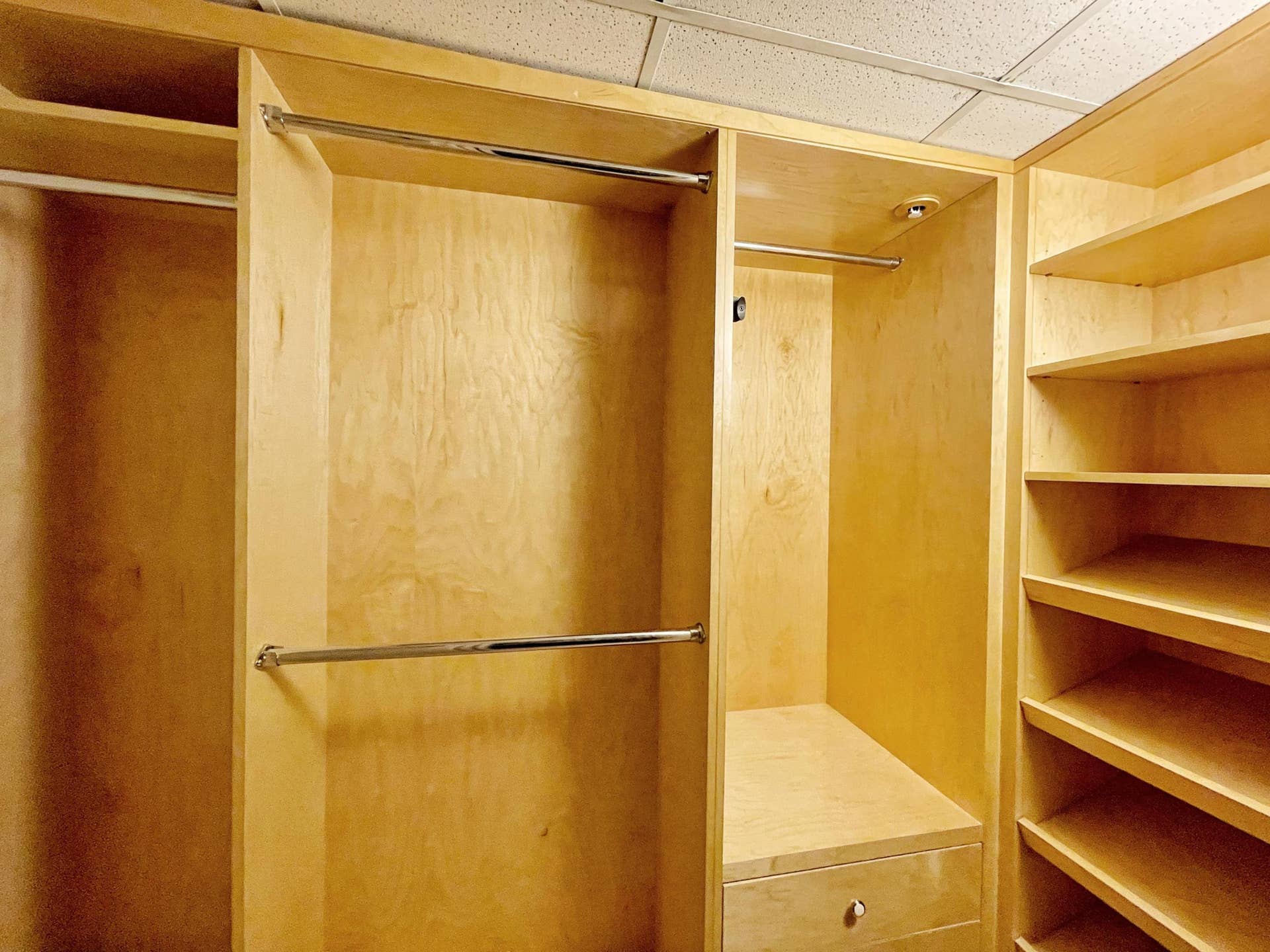 3000 N Ocean Drive, #16-b, Singer Island, Singer Island, FL 33404 Large Closet w/ Organization System
