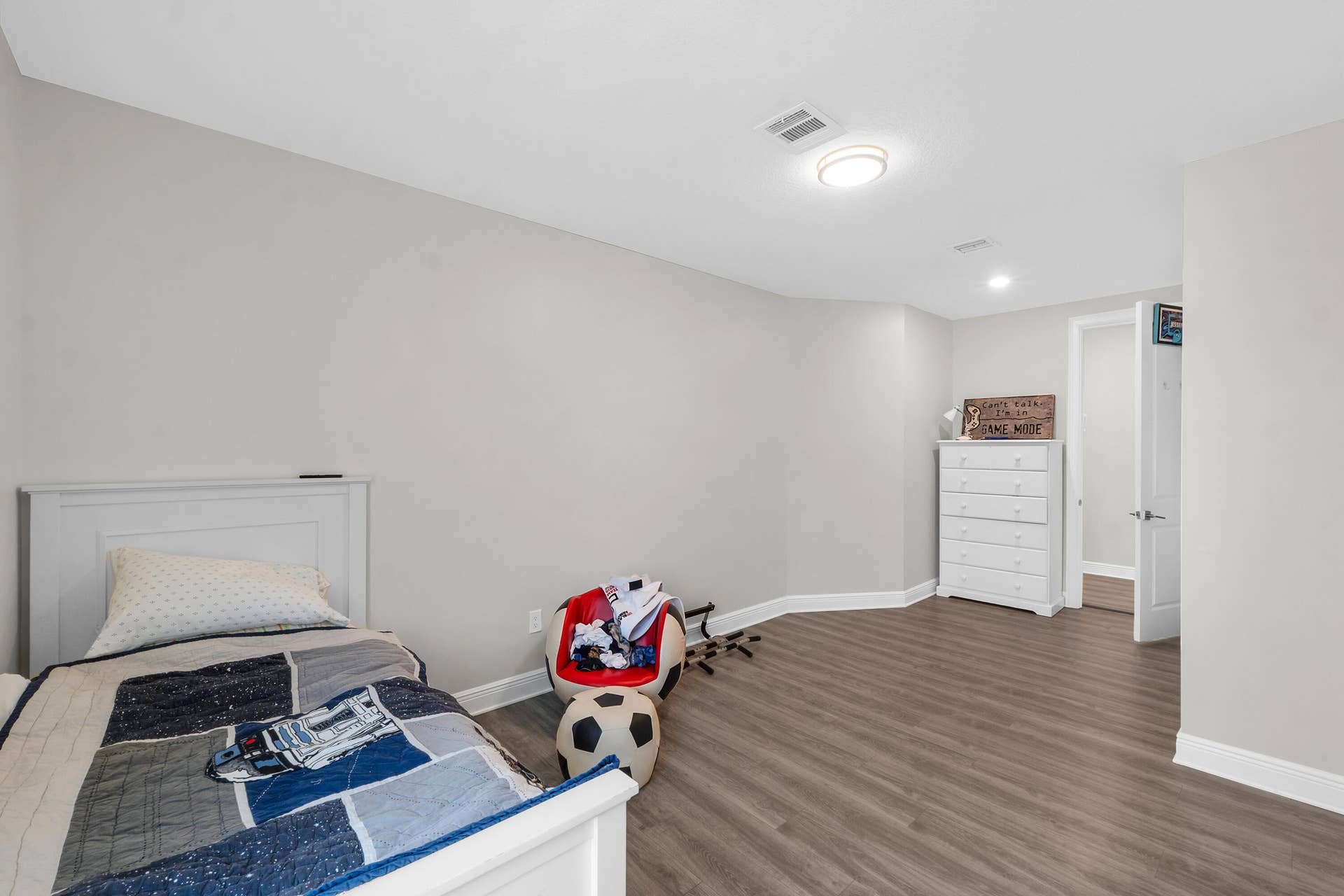 #20 Bedroom
