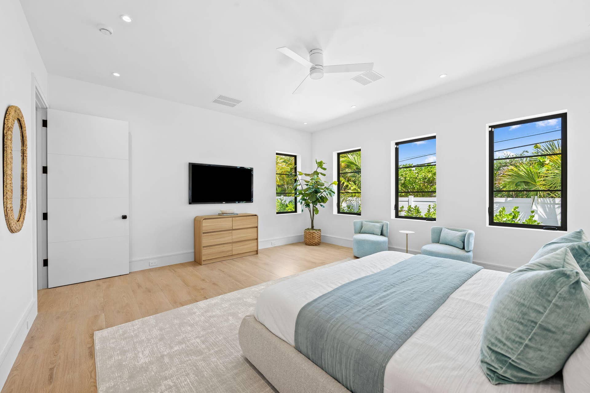 2725 NE 28th Street, Fort Lauderdale, FL 33306 28-web-or-mls-DSC_5772