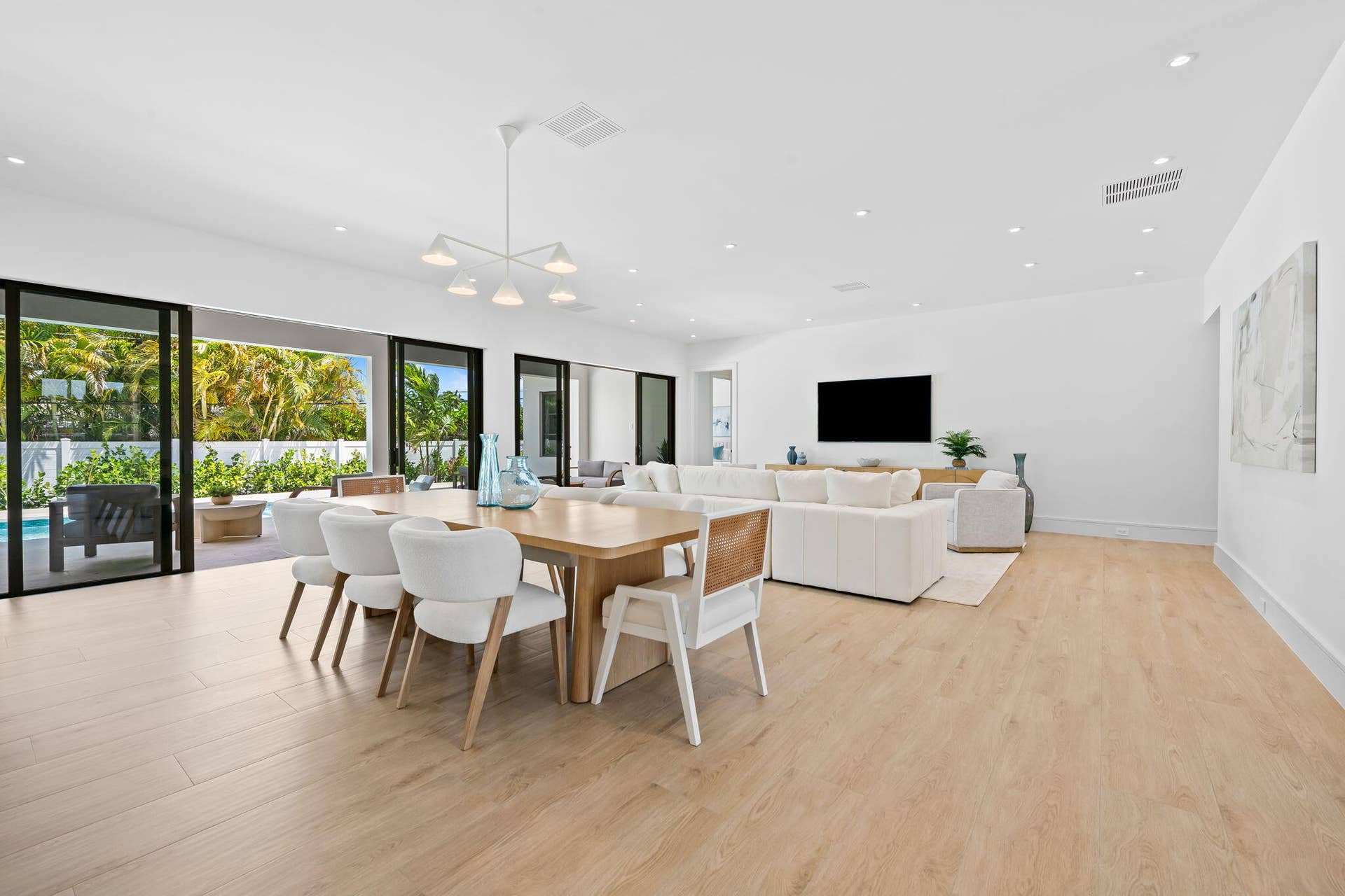 2725 NE 28th Street, Fort Lauderdale, FL 33306 16-web-or-mls-DSC_5679