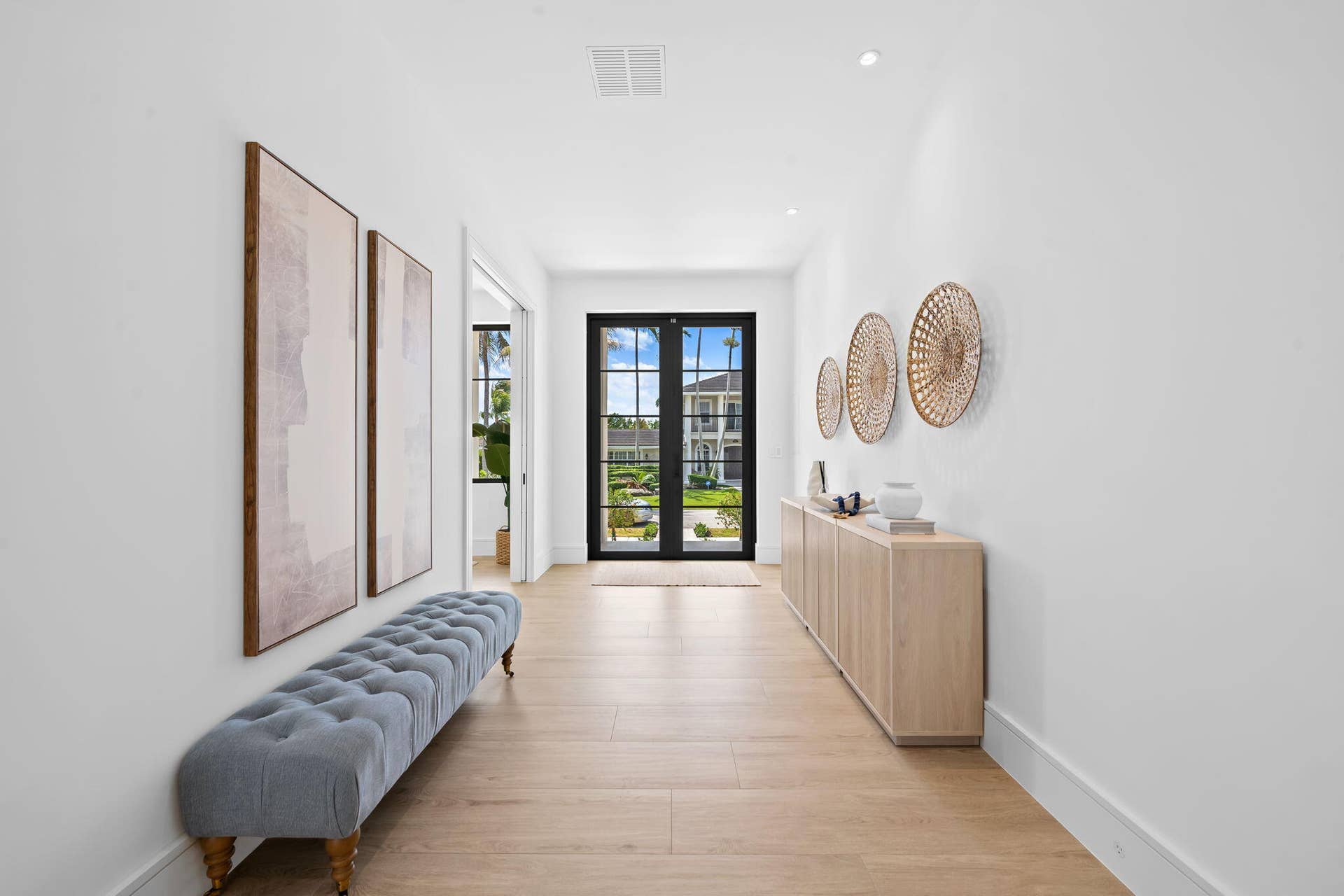 2725 NE 28th Street, Fort Lauderdale, FL 33306 4-web-or-mls-DSC_5568