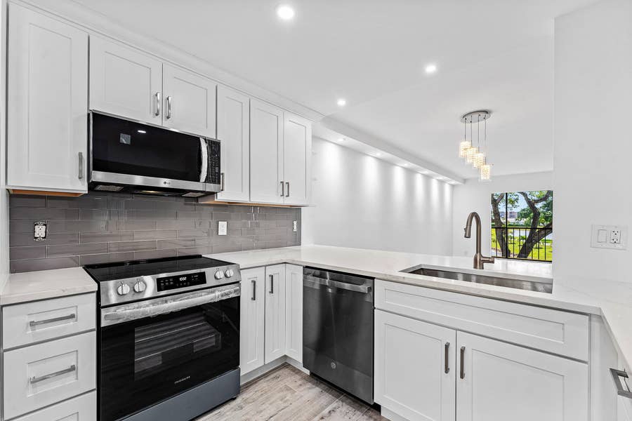 Property photo for 7192 Huntington Lane, #208, Delray Beach, FL