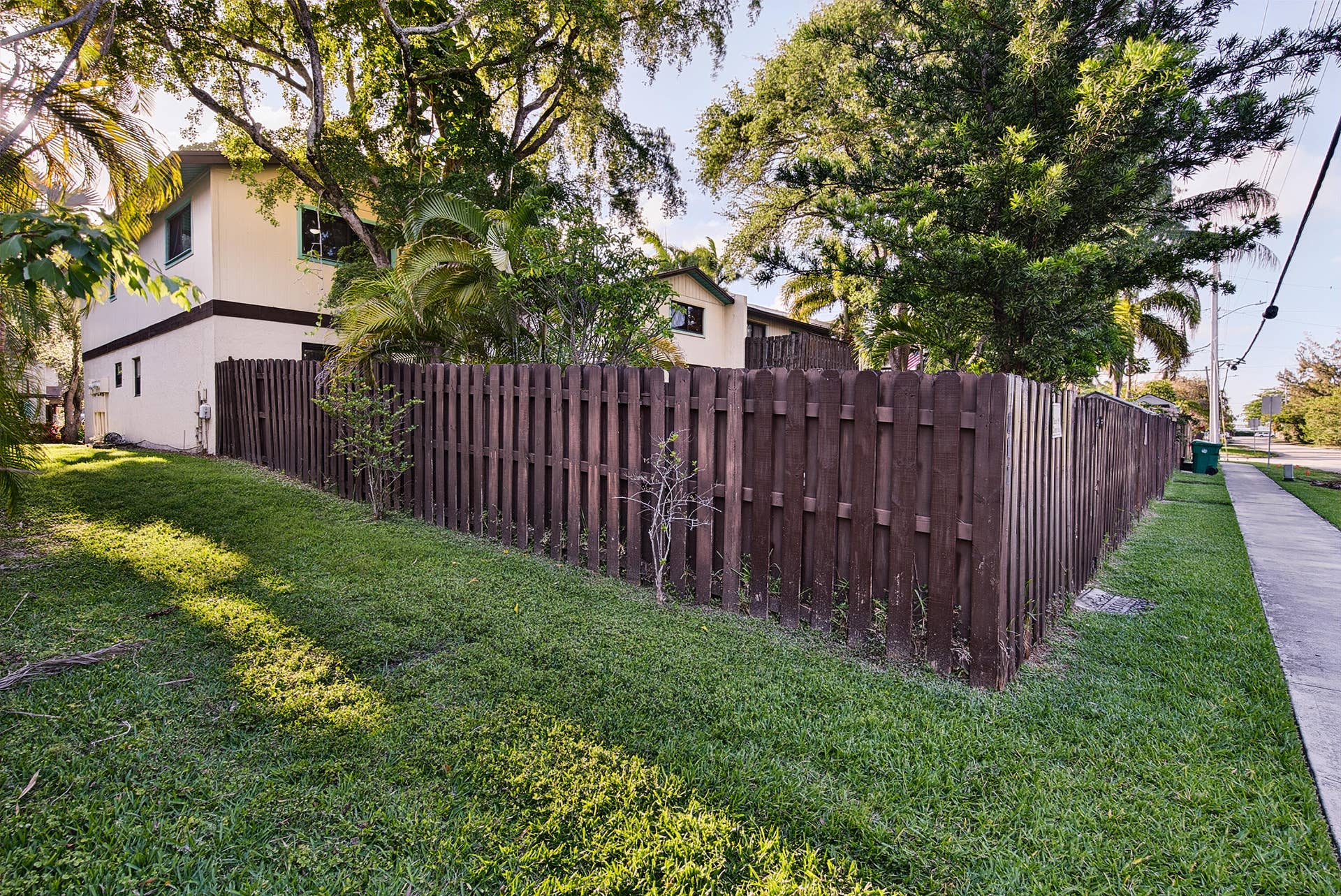191 NE 6th Court, Dania Beach, FL 33004 smith-53