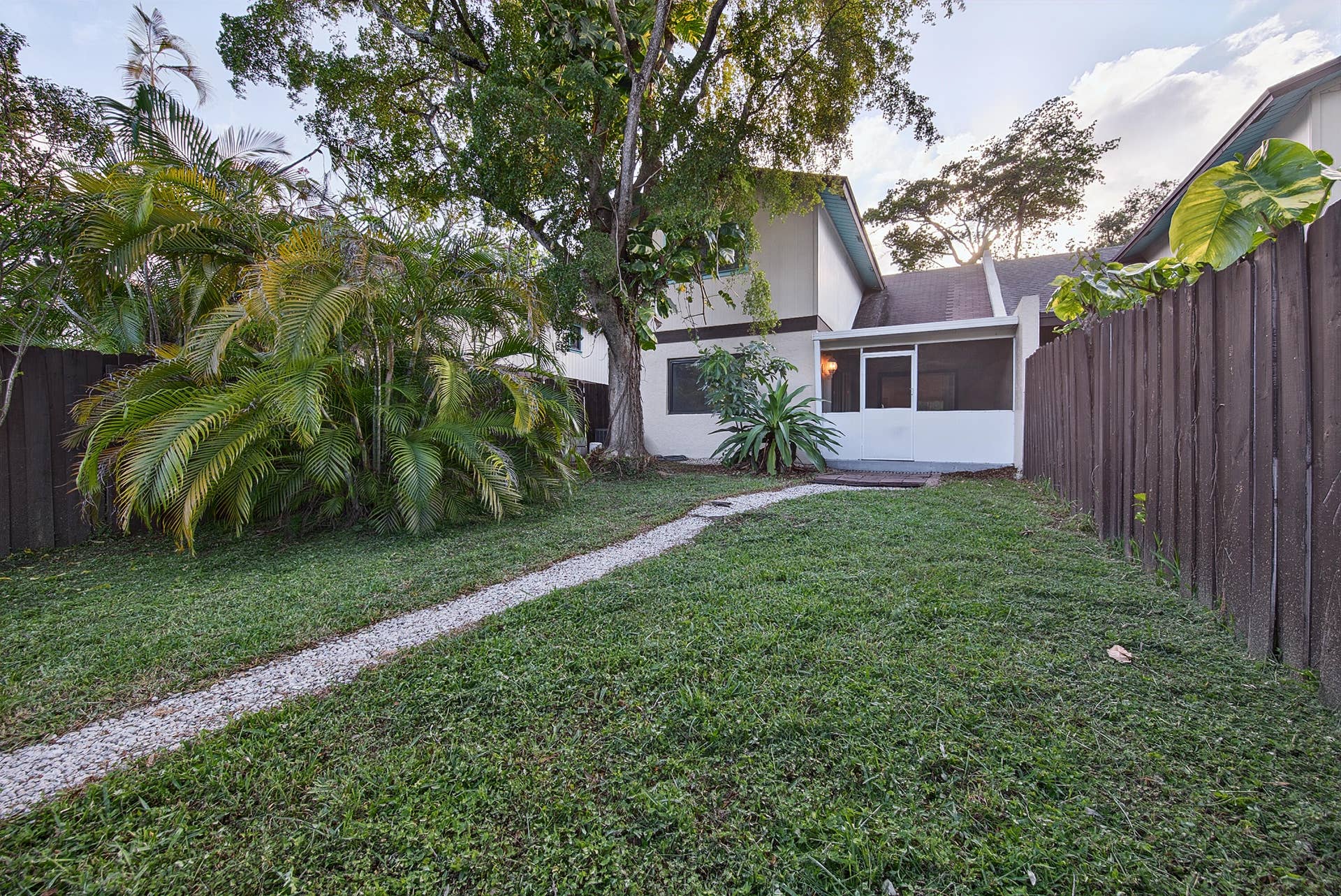 191 NE 6th Court, Dania Beach, FL 33004 Backyard