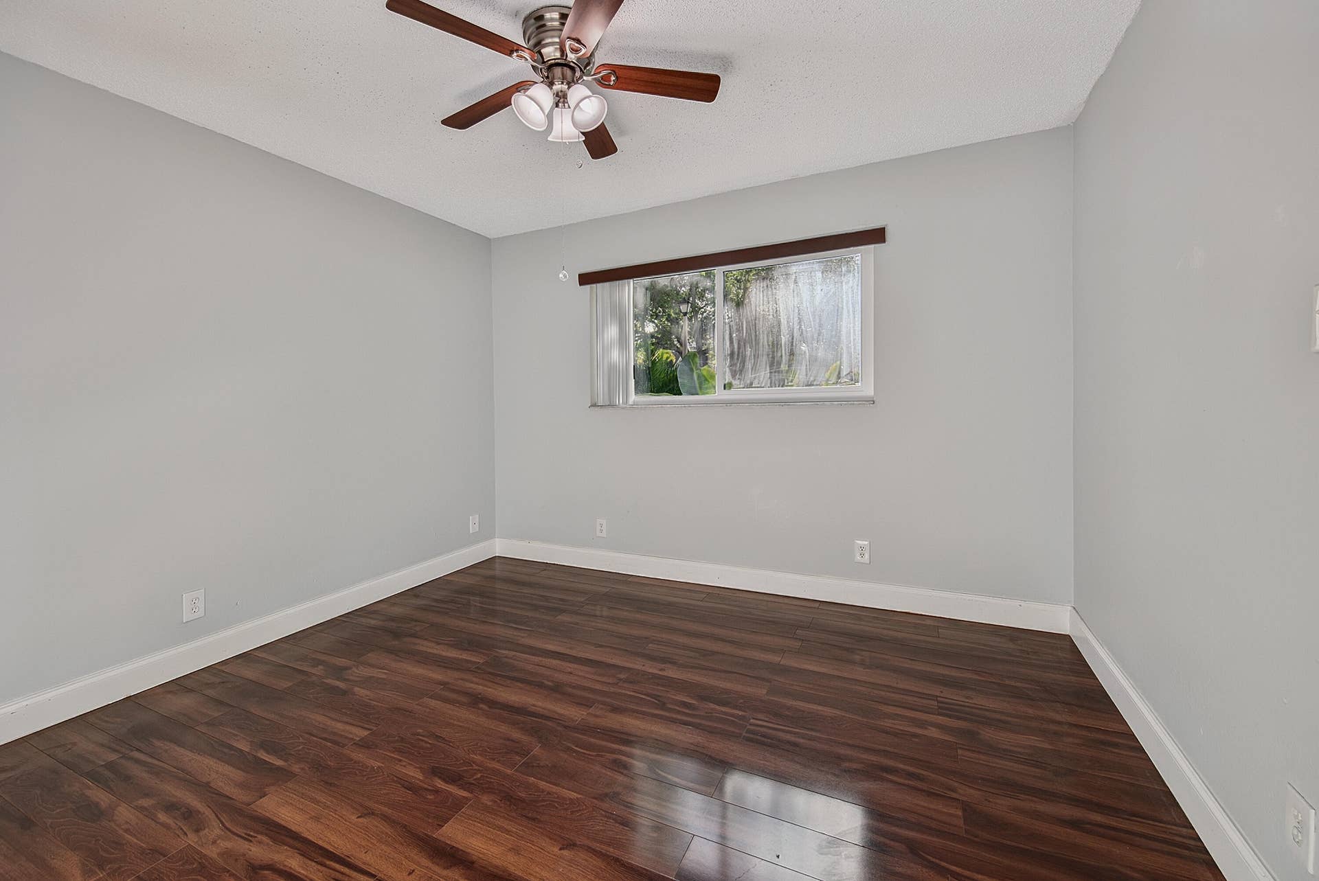 191 NE 6th Court, Dania Beach, FL 33004 1st Floor Bedroom