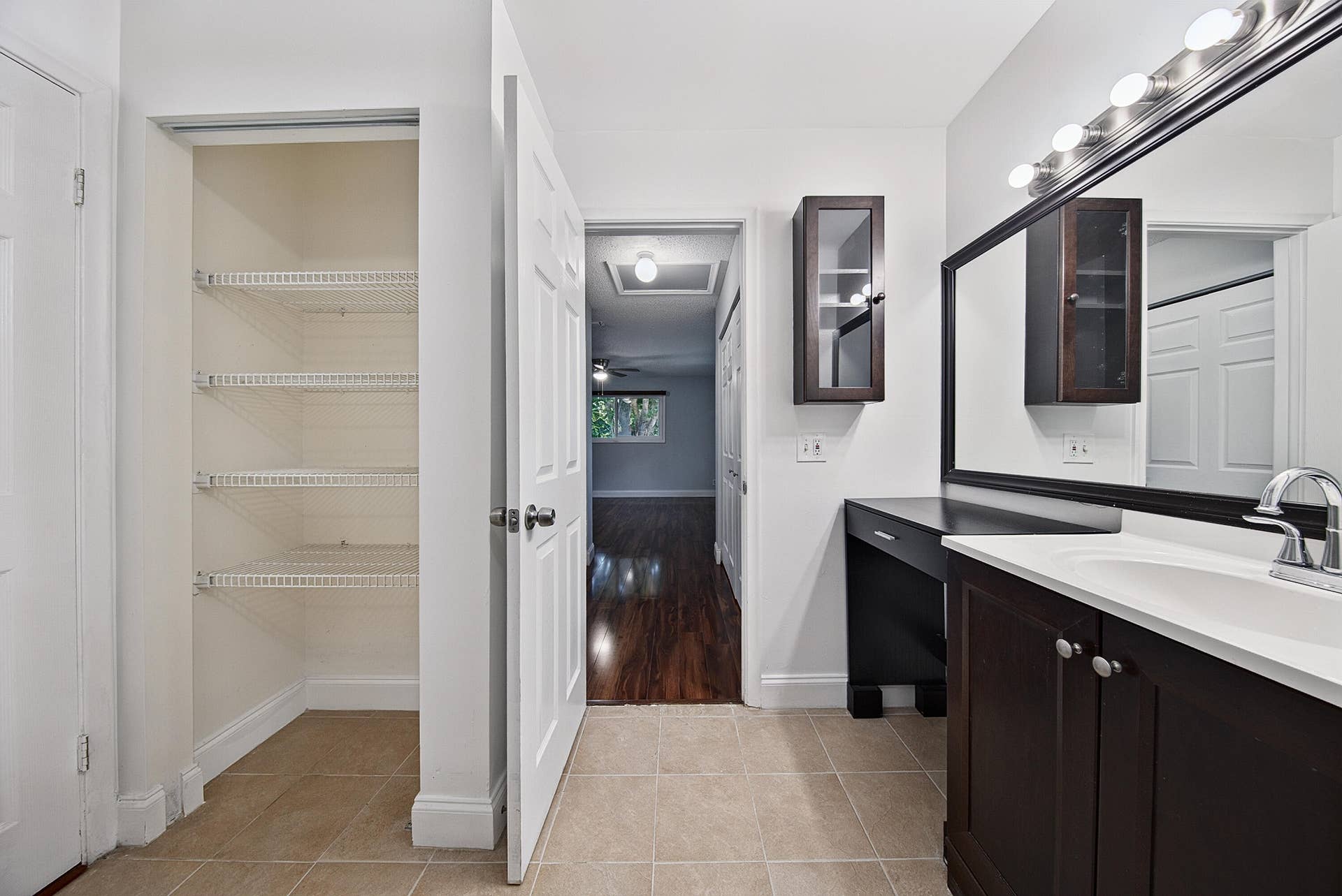 191 NE 6th Court, Dania Beach, FL 33004 Primary Bath