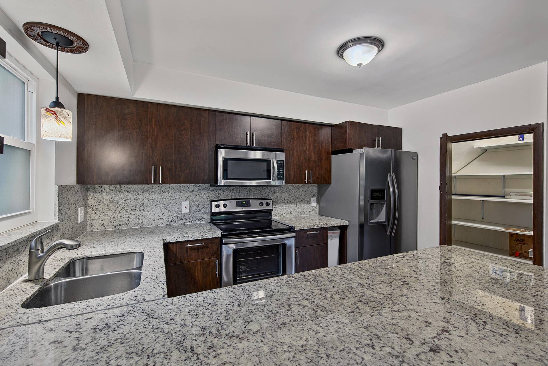 191 NE 6th Court, Dania Beach, FL 33004 Kitchen