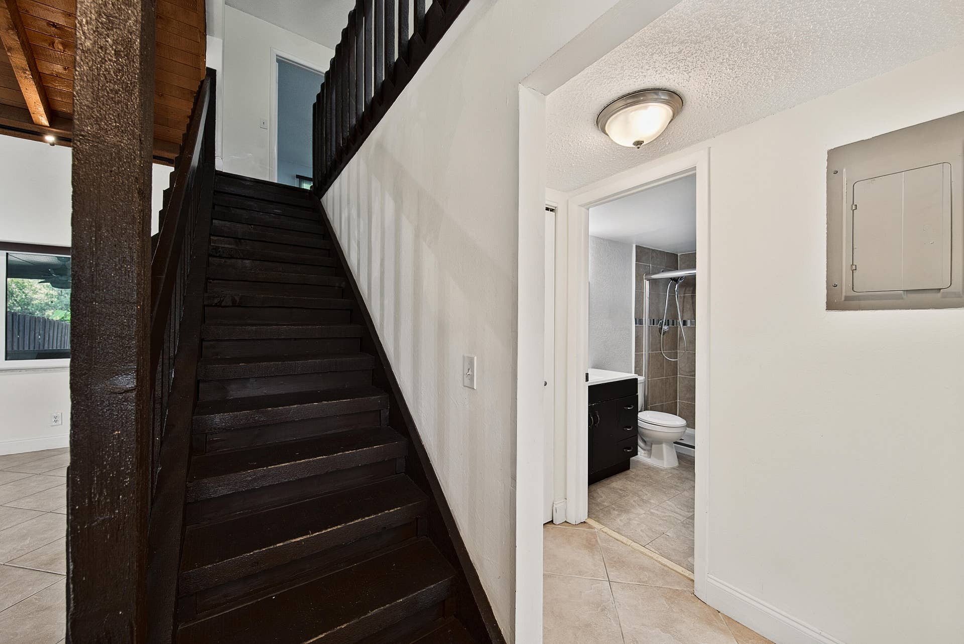 191 NE 6th Court, Dania Beach, FL 33004 Stairs & 1st Floor Bathroom