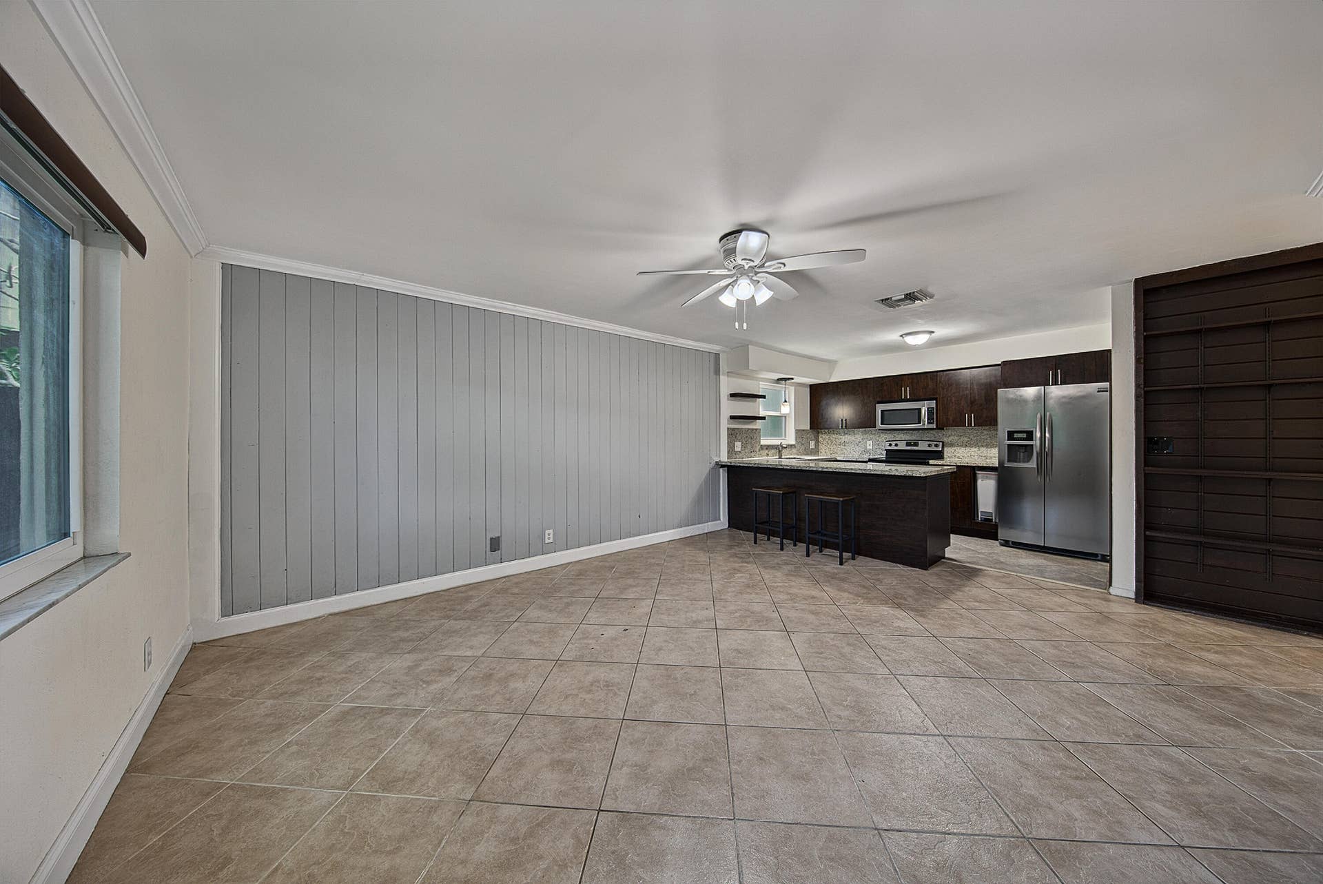 191 NE 6th Court, Dania Beach, FL 33004 Family Room/Kitchen