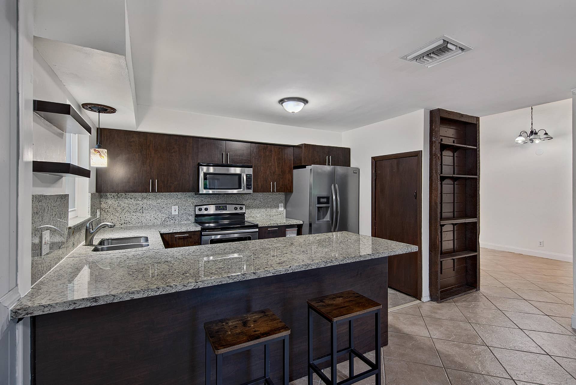 191 NE 6th Court, Dania Beach, FL 33004 Kitchen