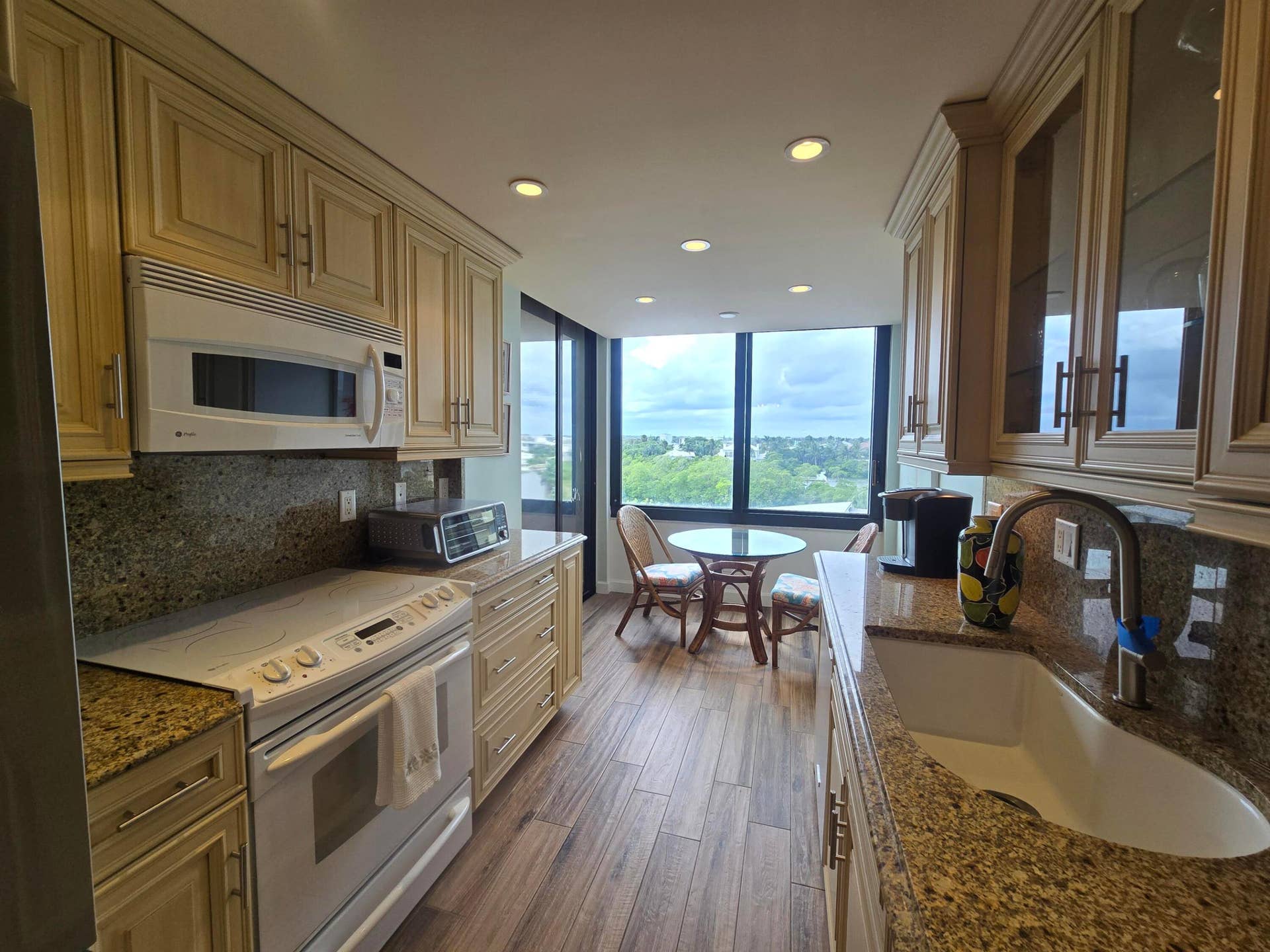 3589 S Ocean Boulevard, #512, South Palm Beach, FL 33480 Kitchen 512