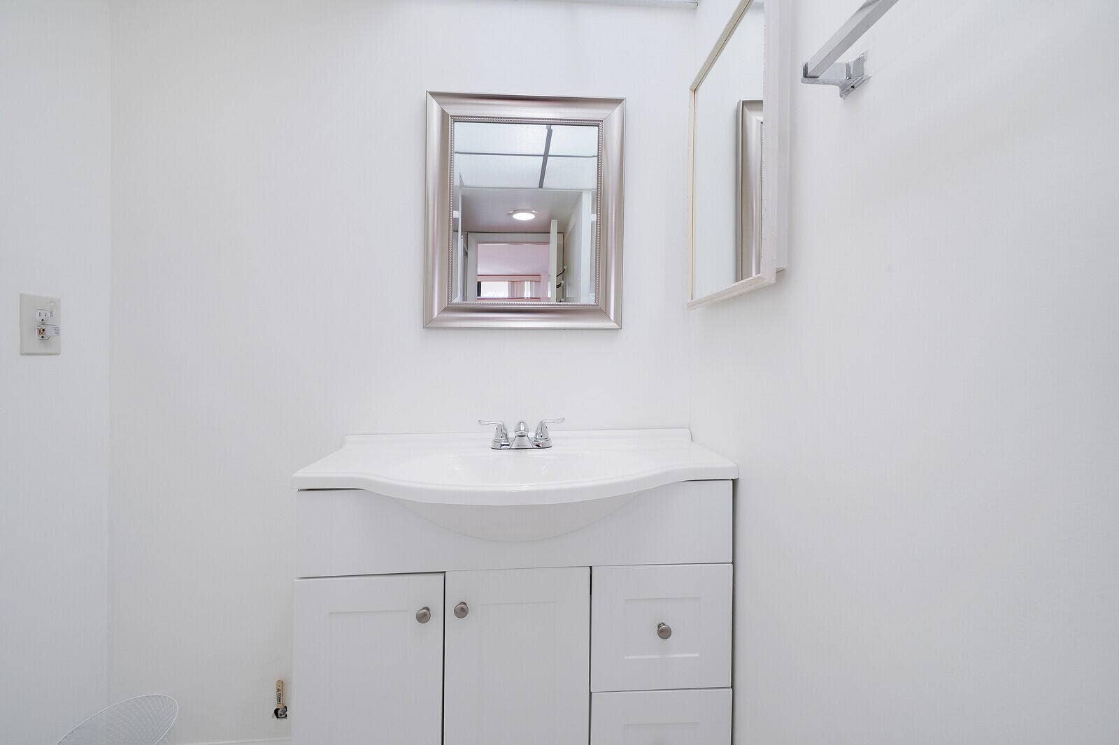 8 Royal Palm Way, #401, Boca Raton, FL 33432 Bathroom