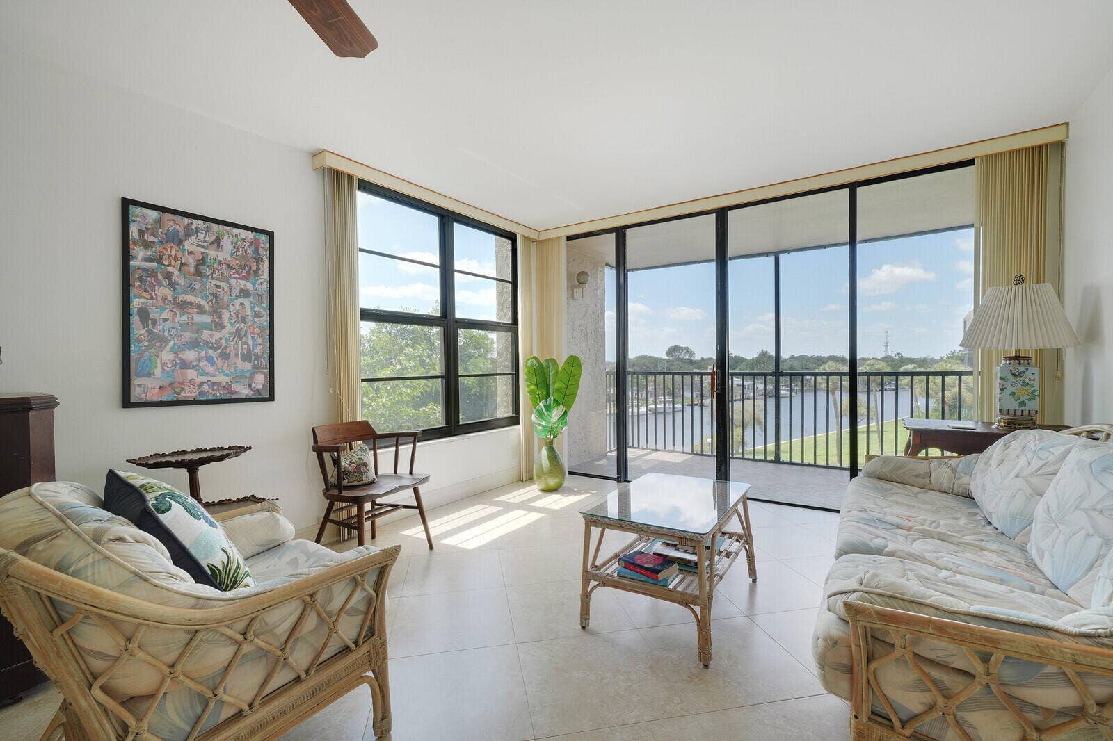 8 Royal Palm Way, #401, Boca Raton, FL 33432 Living Room