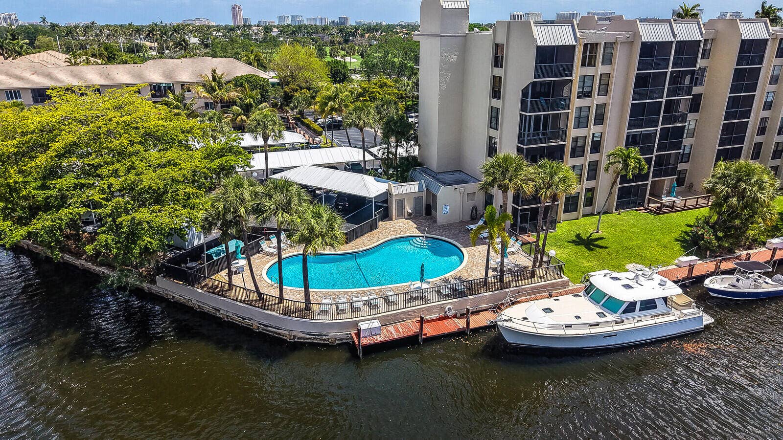 8 Royal Palm Way, #401, Boca Raton, FL 33432 Aerial View