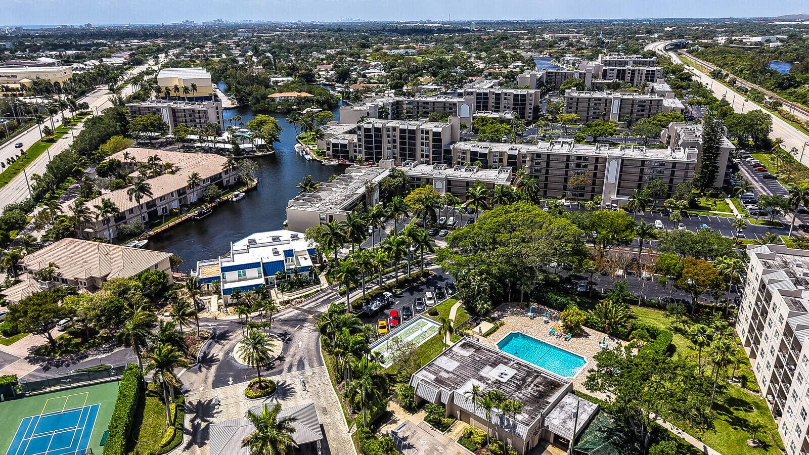8 Royal Palm Way, #401, Boca Raton, FL 33432 Aerial View