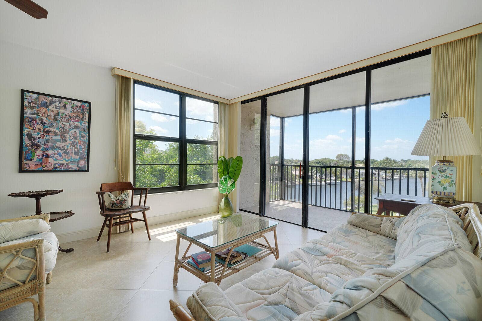 8 Royal Palm Way, #401, Boca Raton, FL 33432 Living Room