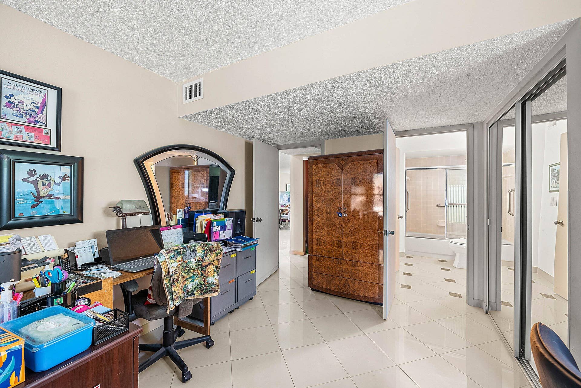 023-18881JolsonAvenue-1-BocaRaton-FL-334