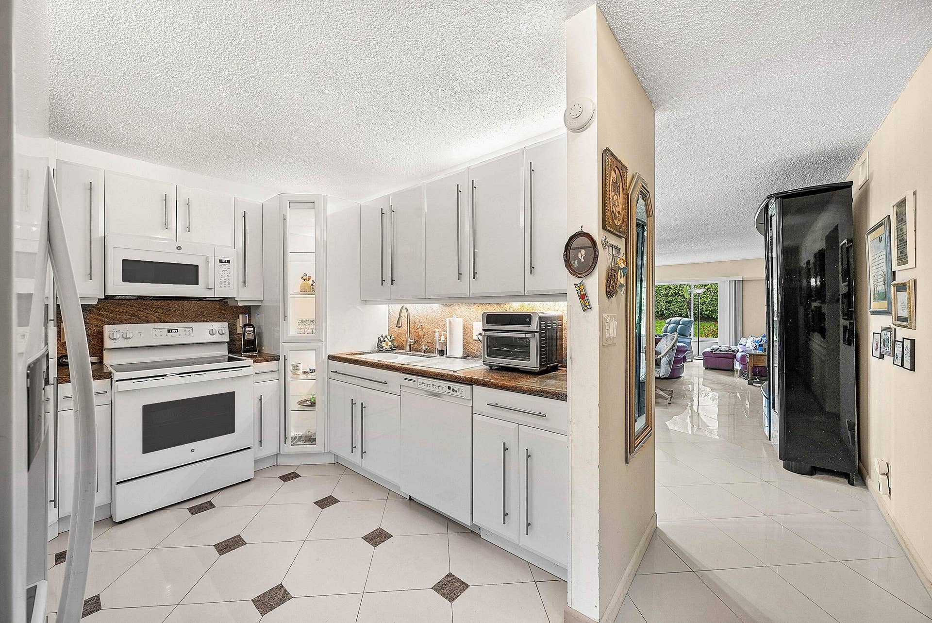 007-18881JolsonAvenue-1-BocaRaton-FL-334