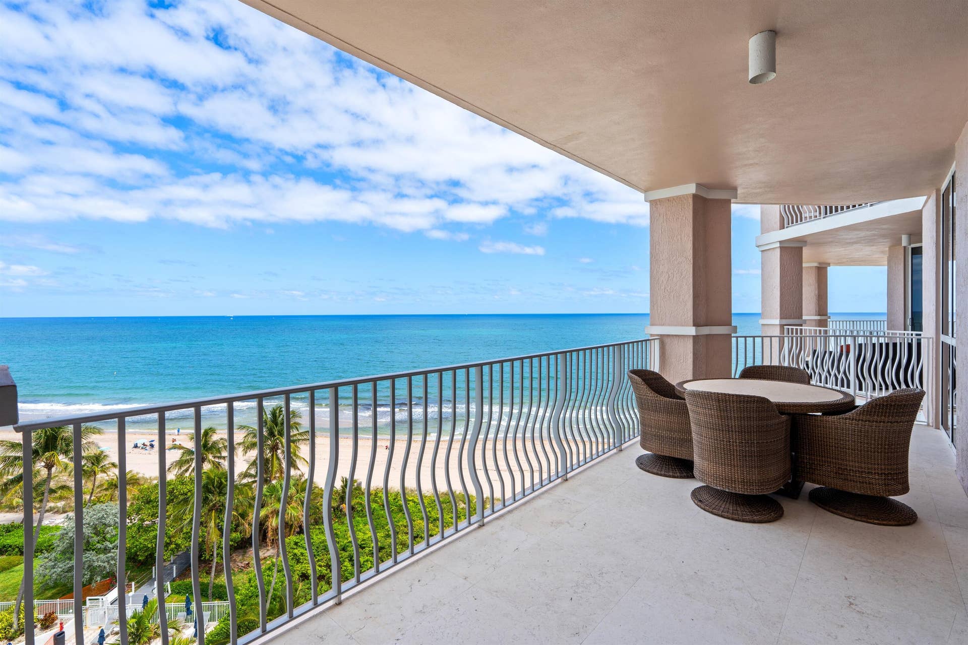 1460 S Ocean Boulevard, #804, Lauderdale By The Sea, FL 33062 OCEANFRONT BALCONY DINING