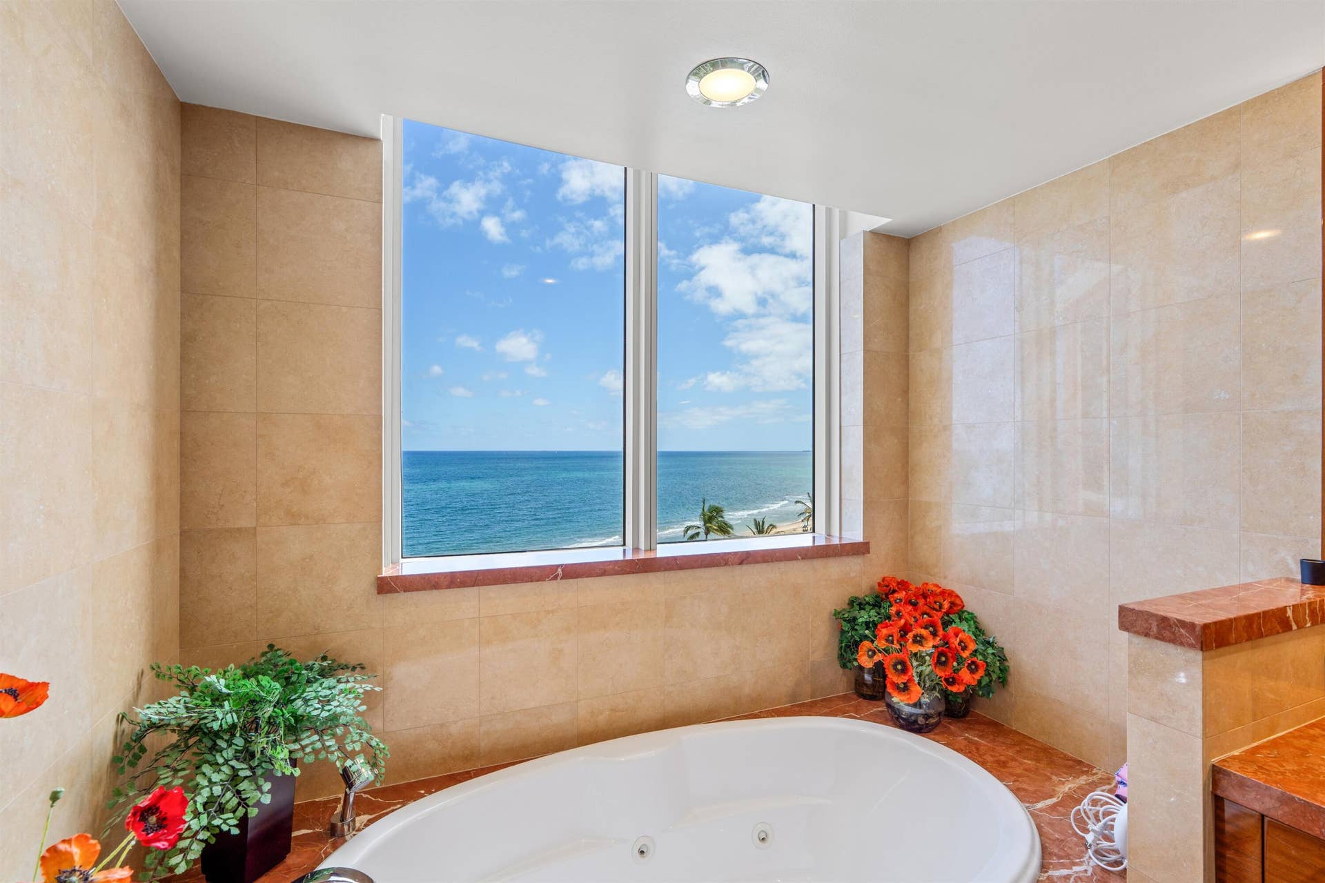 1460 S Ocean Boulevard, #804, Lauderdale By The Sea, FL 33062 OCEANFRONT PRIMARY BATH