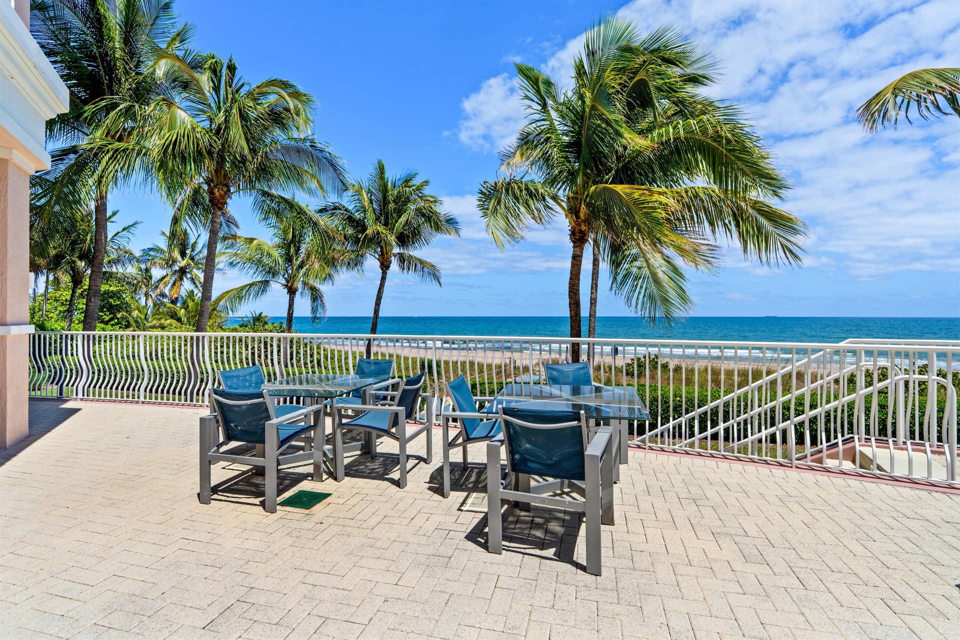 1460 S Ocean Boulevard, #804, Lauderdale By The Sea, FL 33062 COMMUNITY PATIO