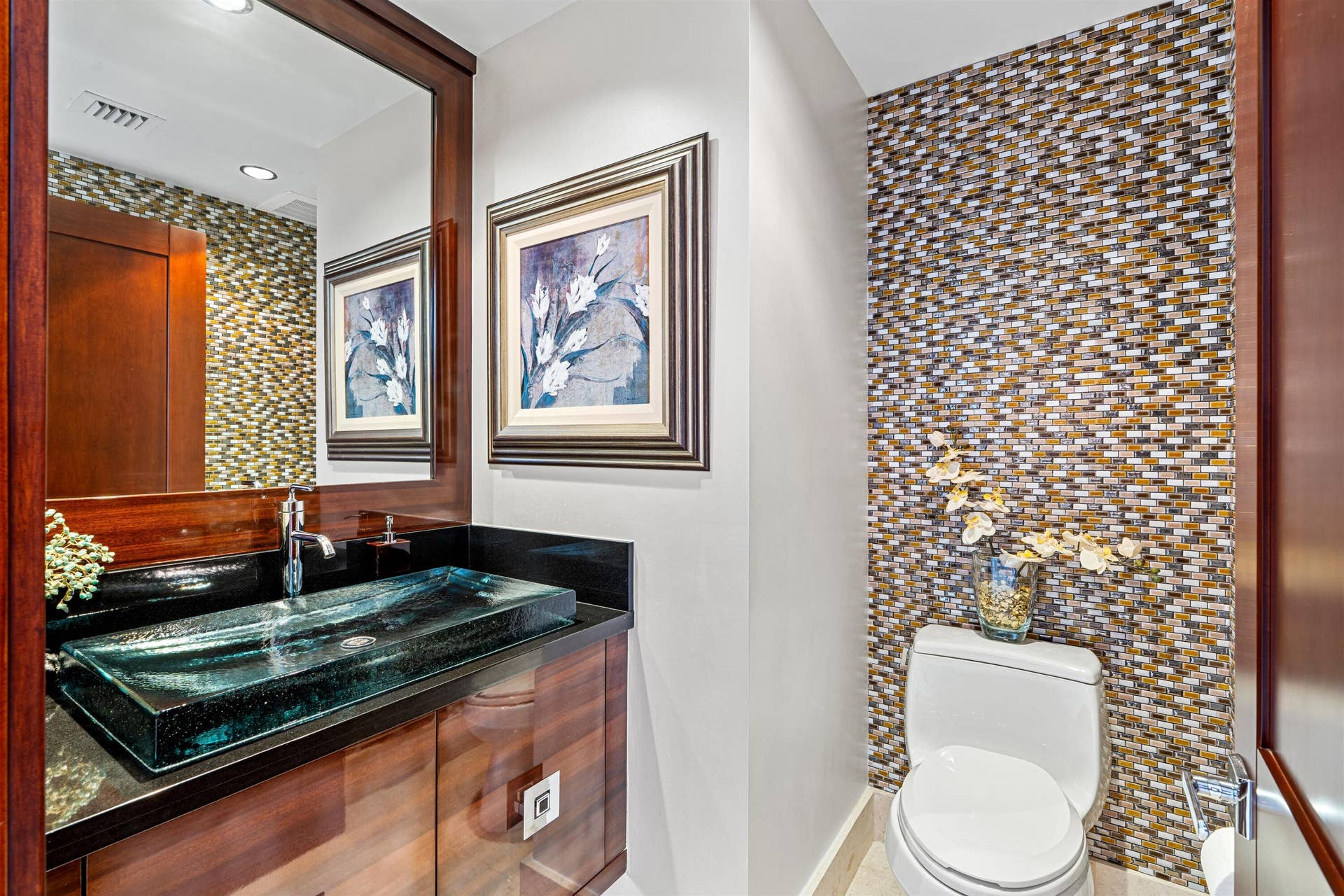 1460 S Ocean Boulevard, #804, Lauderdale By The Sea, FL 33062 POWDER BATH
