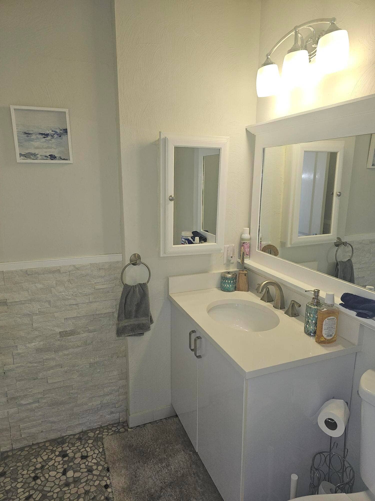 1461 S Ocean Boulevard, #107, Lauderdale By The Sea, FL 33062 Guest Bathroom