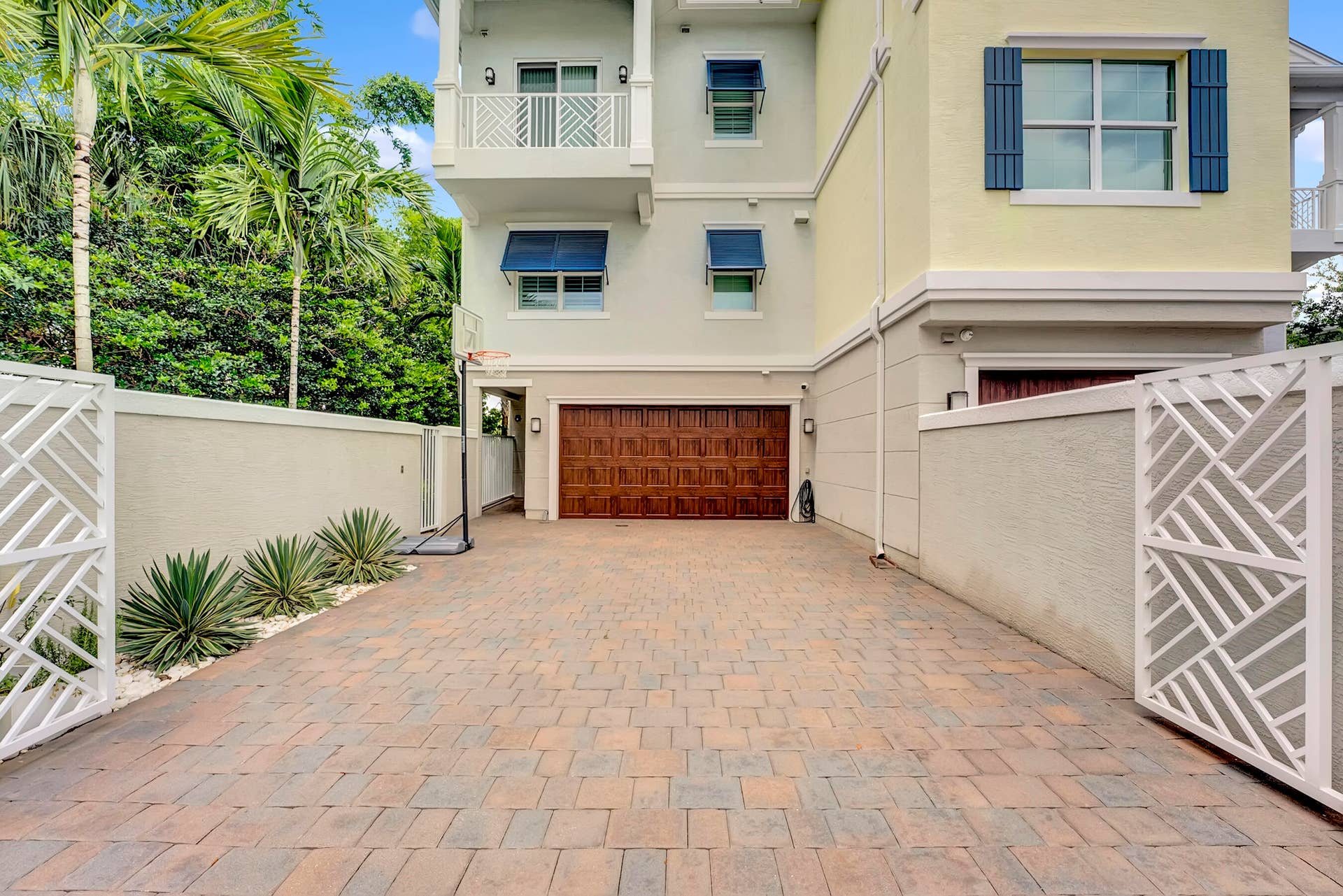 1045 Harbor Villas Drive, #5, North Palm Beach, FL 33408 DSC03771