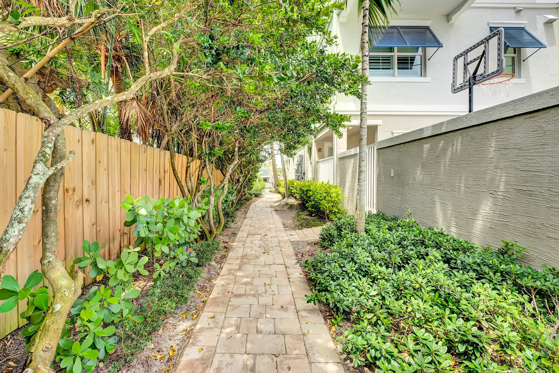 1045 Harbor Villas Drive, #5, North Palm Beach, FL 33408 DSC03781