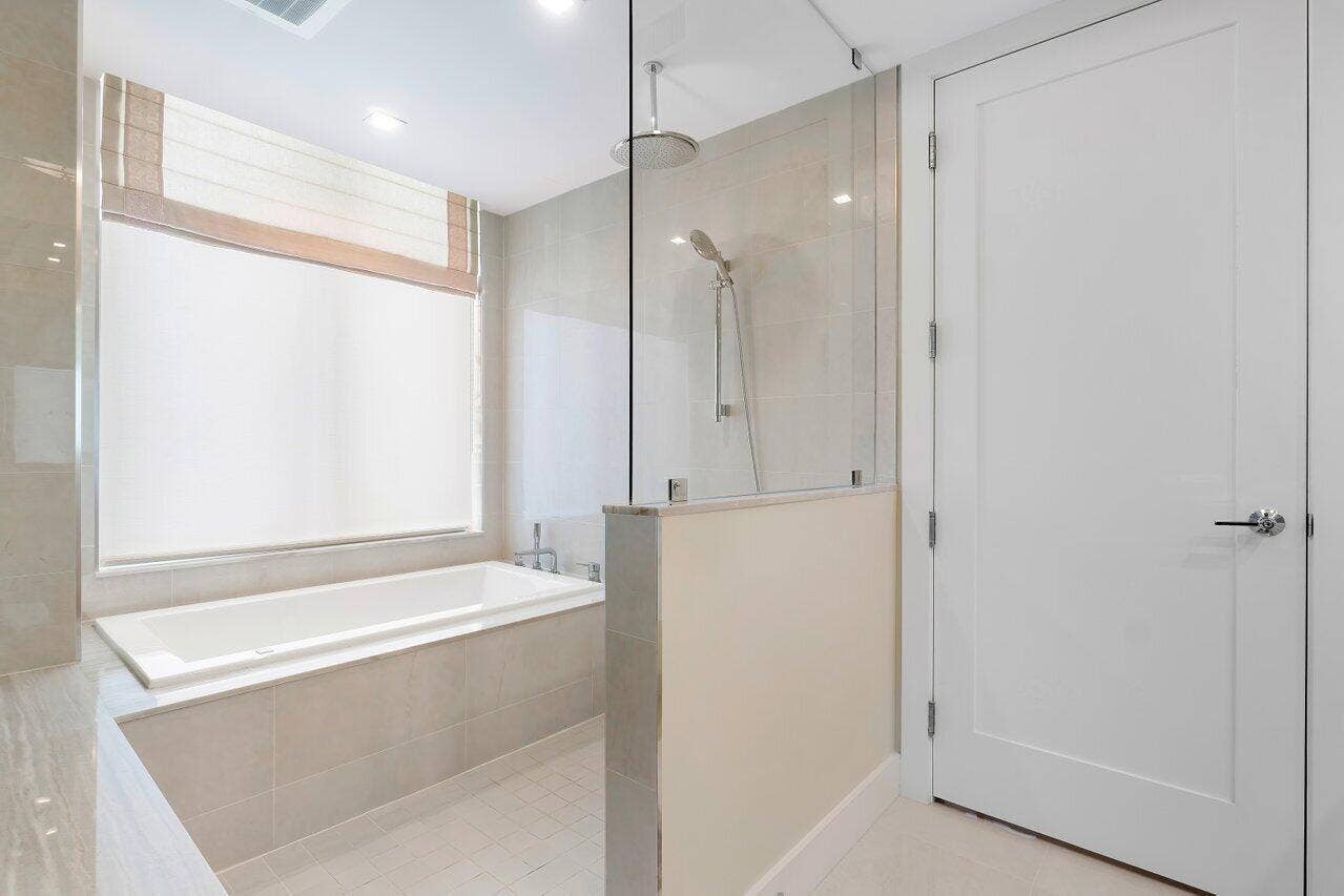 3 Water Club Way, #401, North Palm Beach, FL 33408 Master Bath
