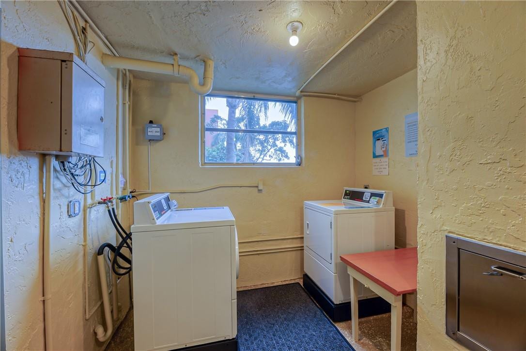 2400 NE 10th Street, #204, Pompano Beach, Pompano Beach, FL 33062 Community Laundry