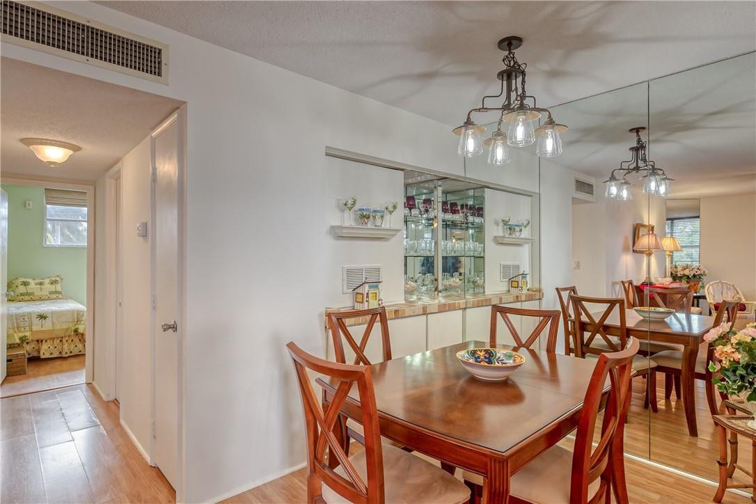 2400 NE 10th Street, #204, Pompano Beach, Pompano Beach, FL 33062 Dining Area